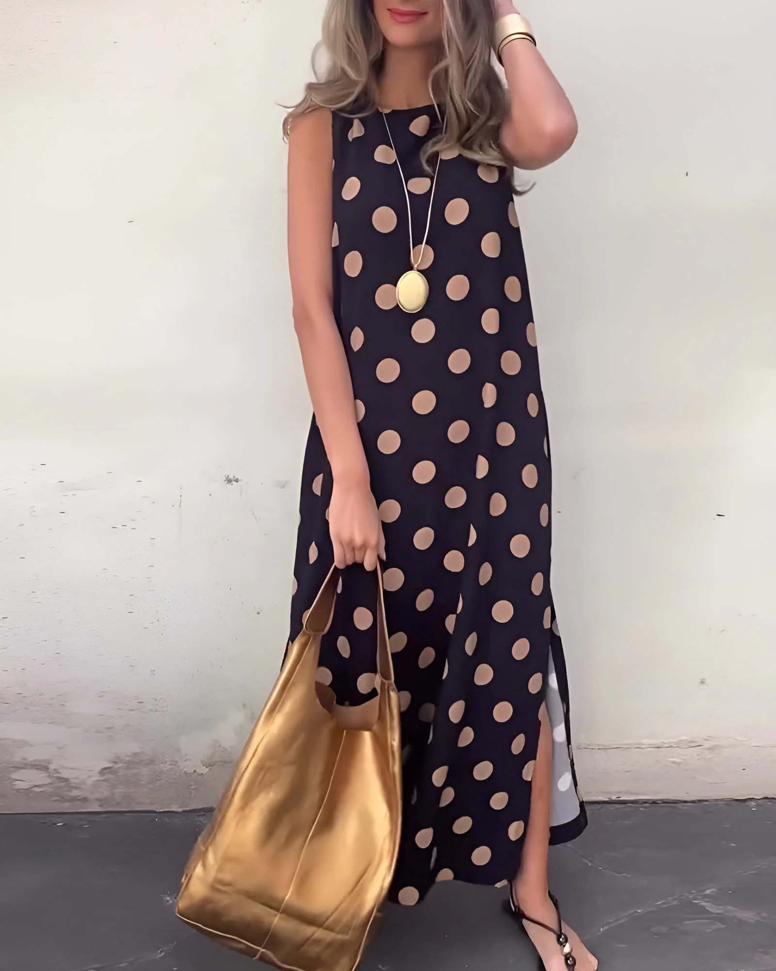 Roxane | Maxi-Playsuit mit Tupfen und Schlitz - Image 2