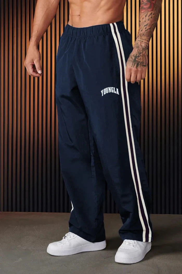 Rubén- Herren Sporthose mit Doppelstreifen Print - Image 5