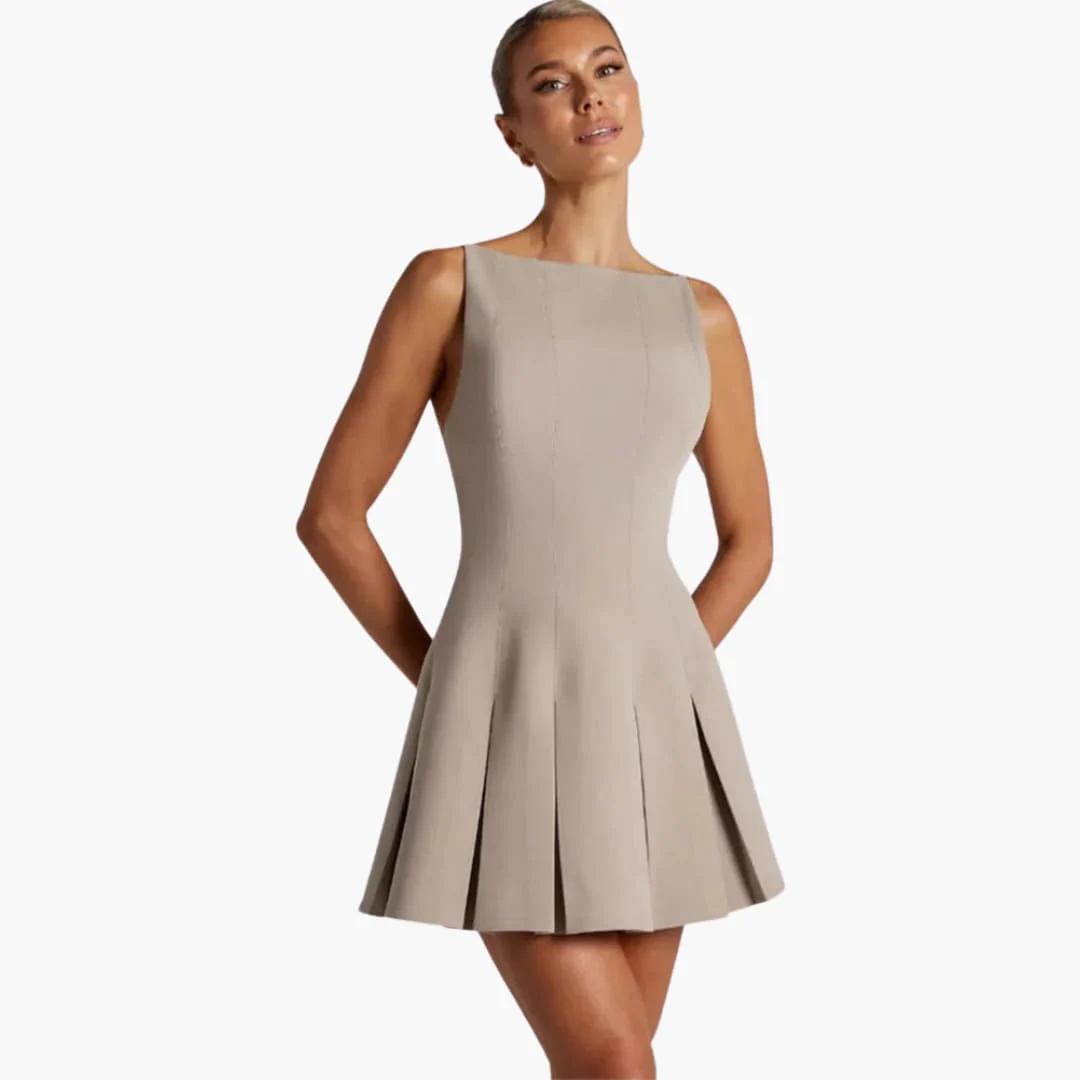 Rückenfreies Mini Faltenkleid - Für Damen mit Eleganzfaktor - Image 2
