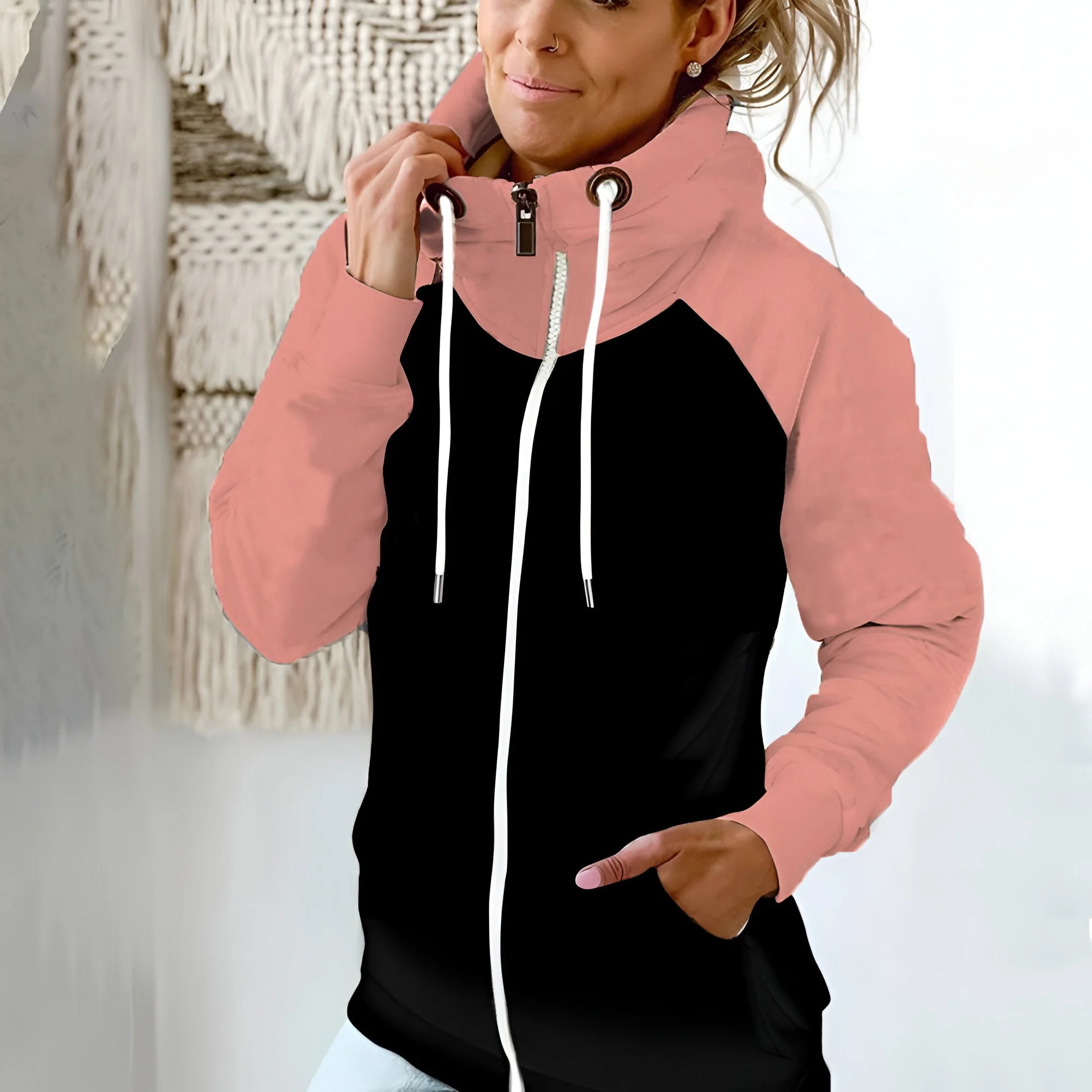 Sandra | Bleib warm im Stil: Der ultimative Winterhoodie - Image 8
