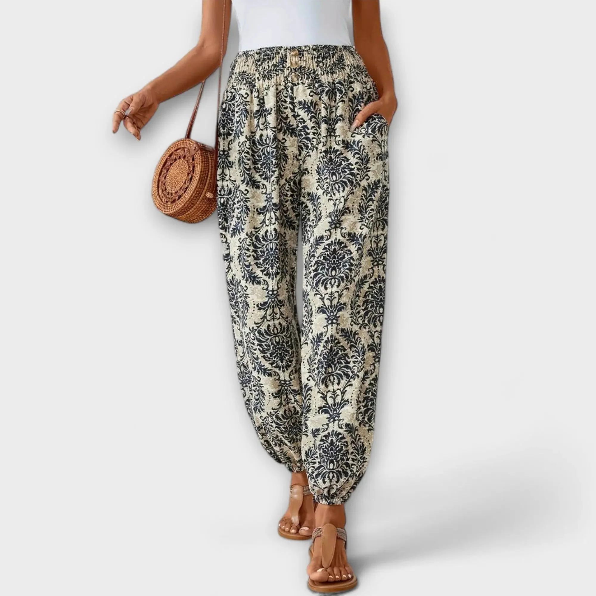 Scarletta – Weite Hose mit Ethno-Muster - Image 3