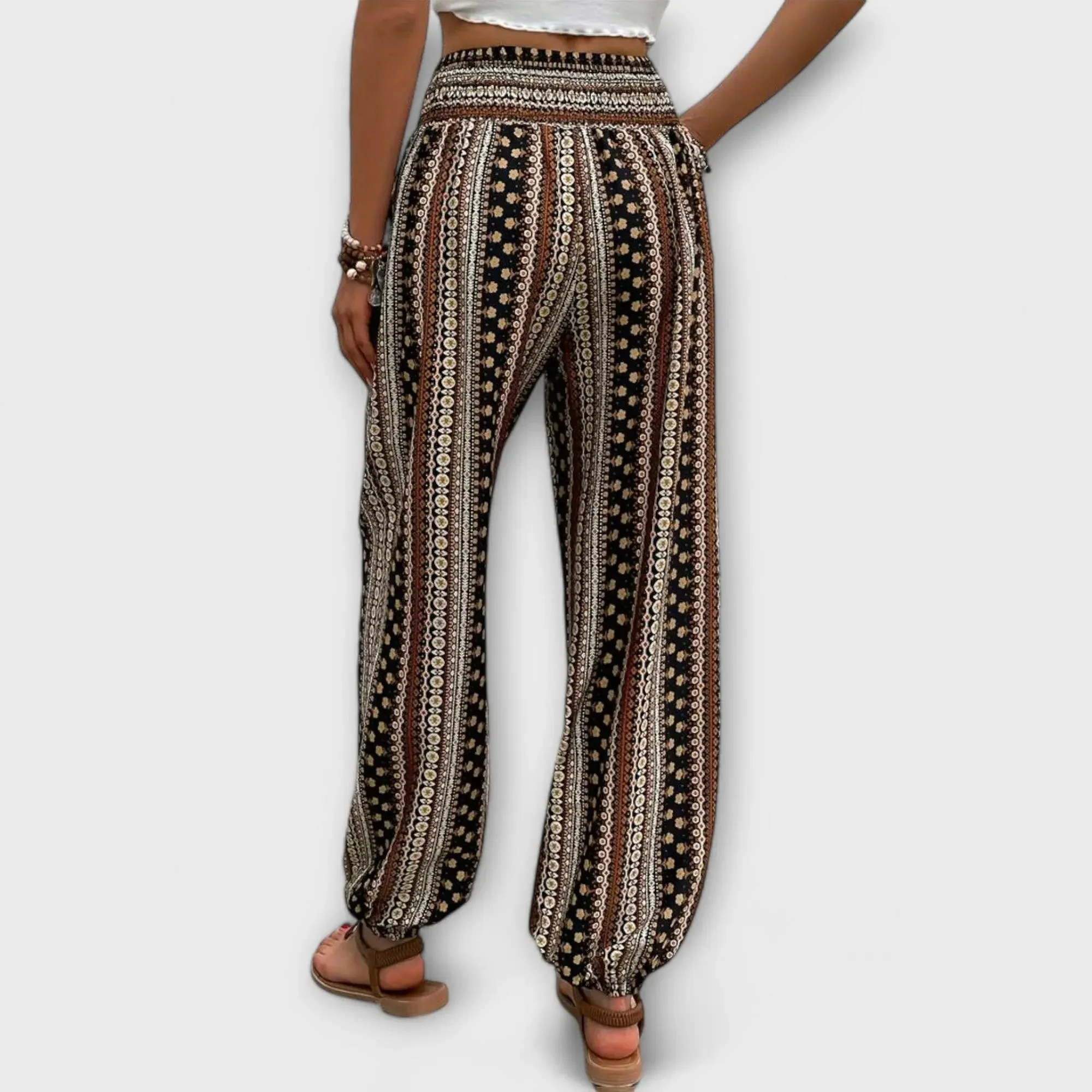 Scarletta – Weite Hose mit Ethno-Muster - Image 4