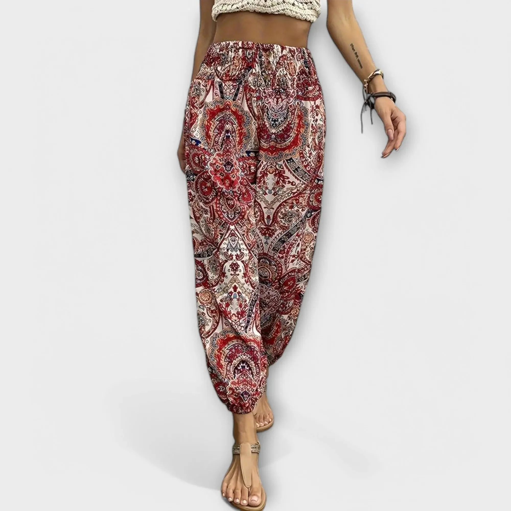 Scarletta – Weite Hose mit Ethno-Muster - Image 8
