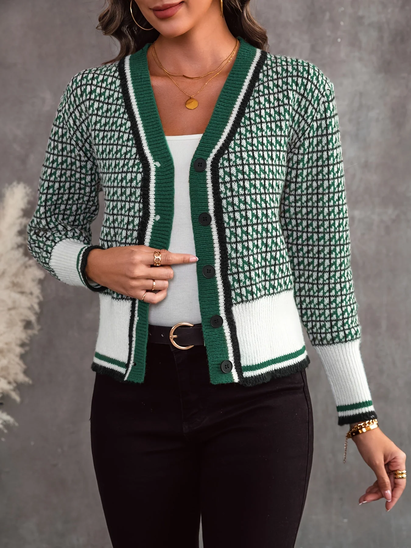 Schicke Strickjacke mit Knöpfen - Odette - Image 2