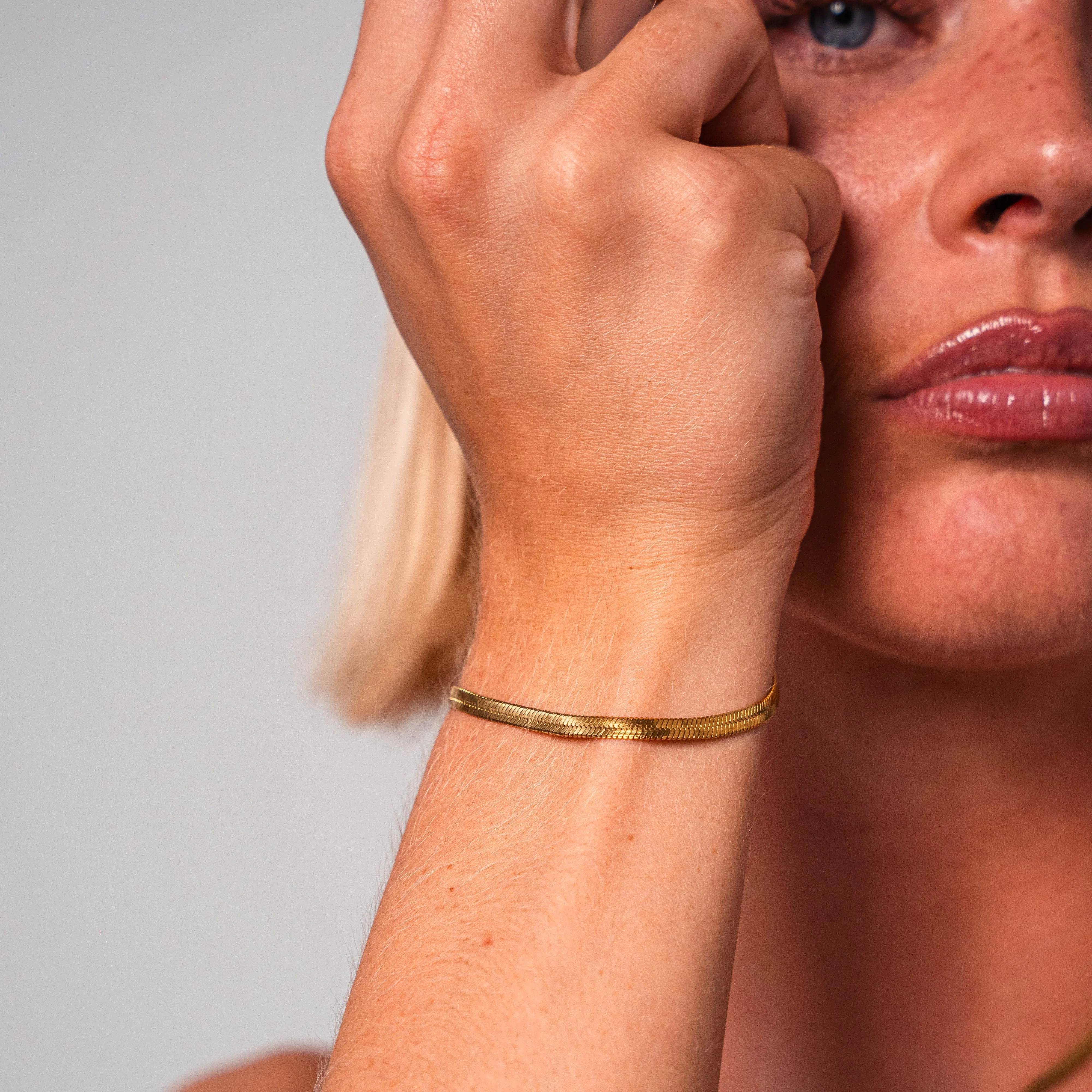 Schlangen-inspiriertes Sarya-Armband - Image 3