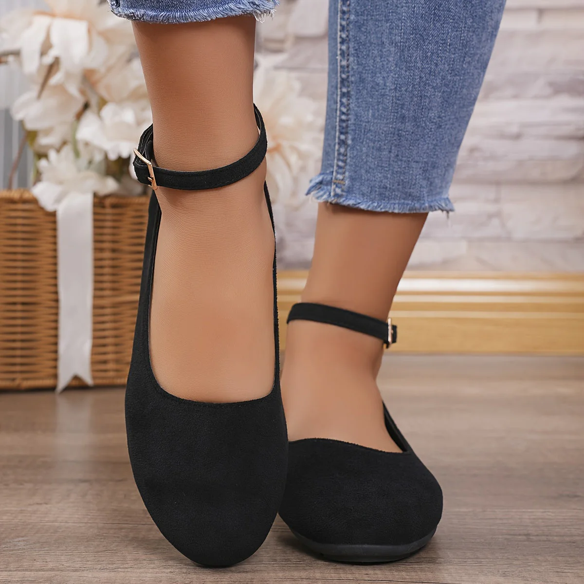 Schwarze Dirndl Schuhe mit Knöchelriemen für Damen | Flach - Image 2