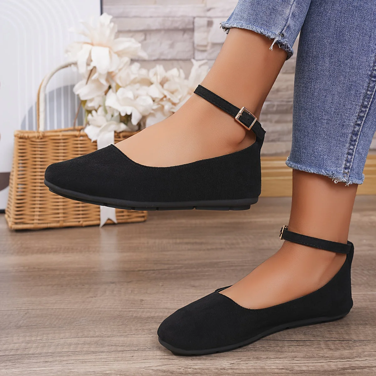 Schwarze Dirndl Schuhe mit Knöchelriemen für Damen | Flach - Image 4