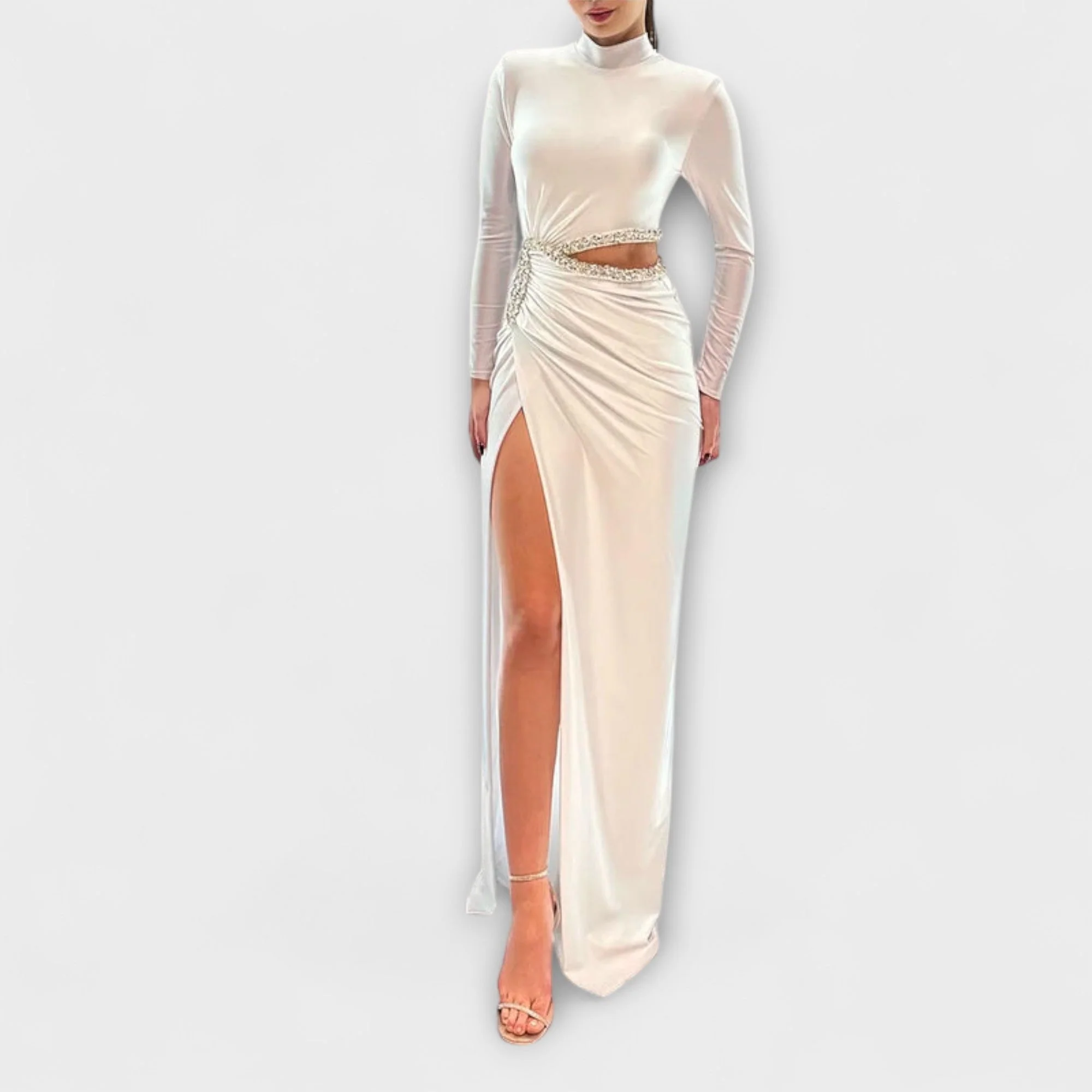 Selah - Weißes Langarmkleid mit Taillenausschnitt und Strassakzenten - Image 2