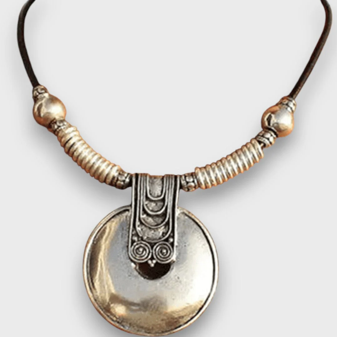 Selena – Vintage Boho Halskette mit Ring-Anhänger - Image 3