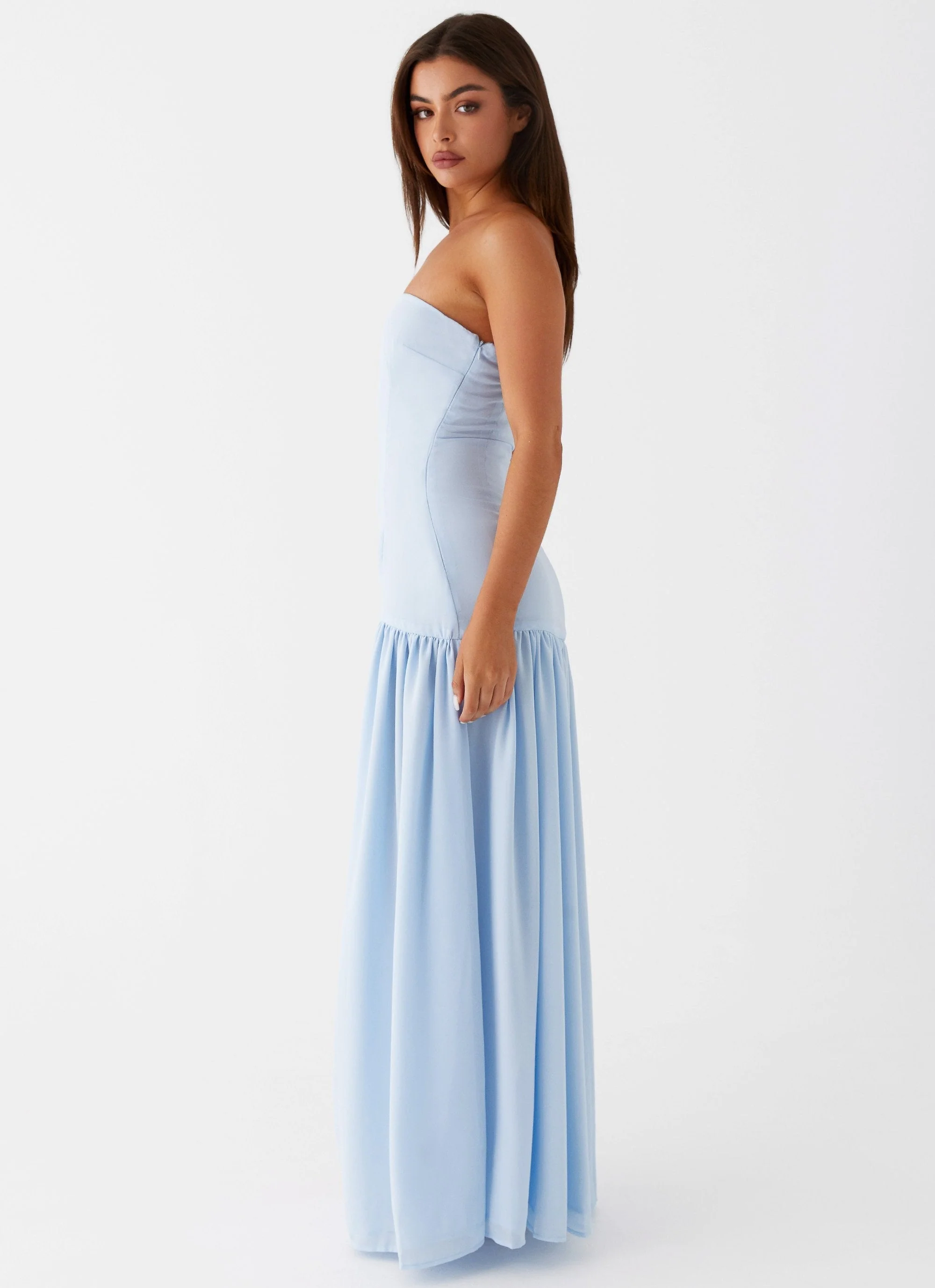 Selia | Langes, Trägerloses, Fließendes Kleid - Image 11