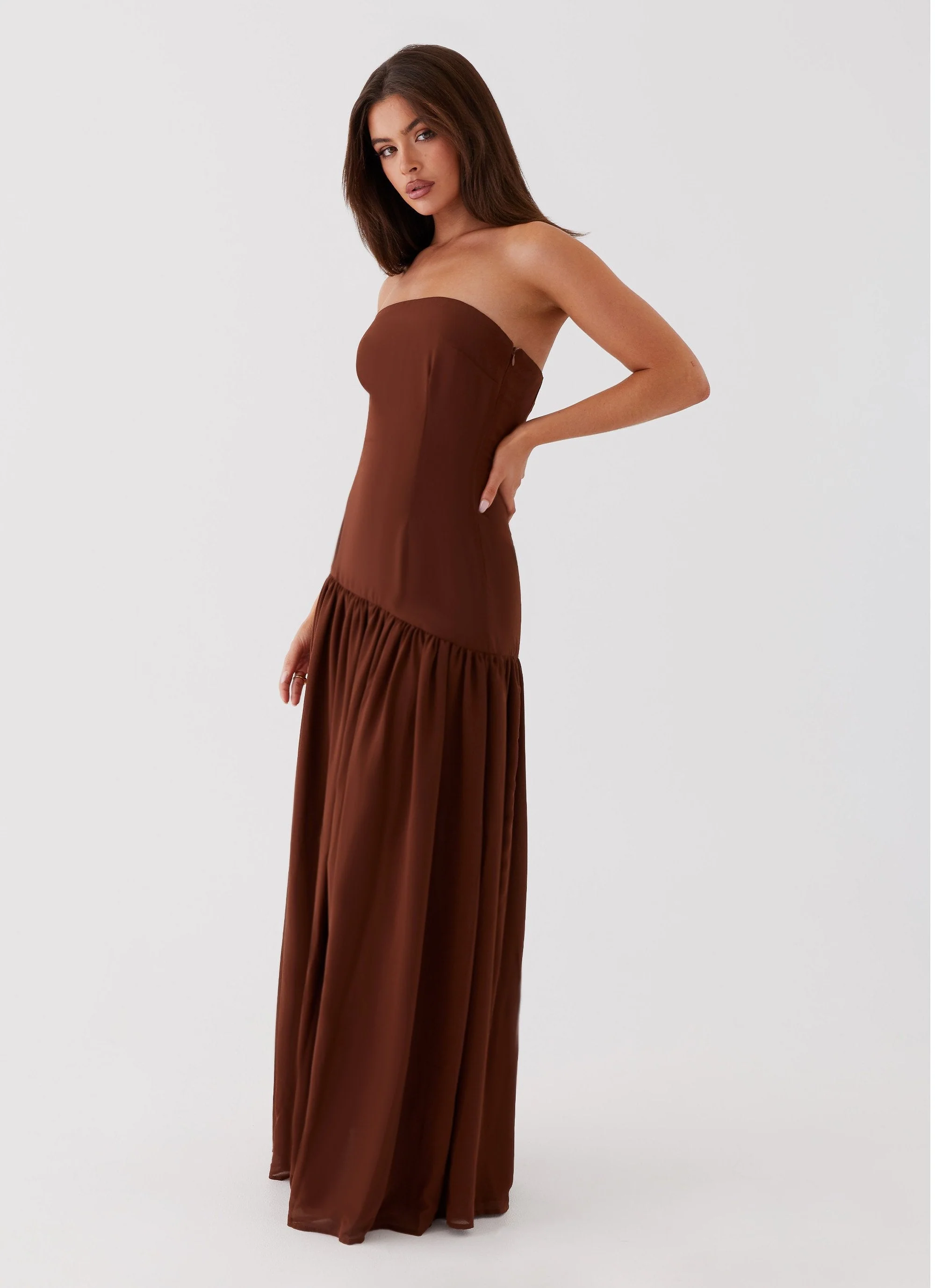 Selia | Langes, Trägerloses, Fließendes Kleid - Image 15