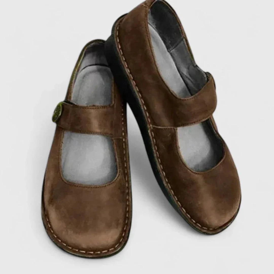 Selina | Damen Riemen Detail Slip-On Schuhe - Image 2