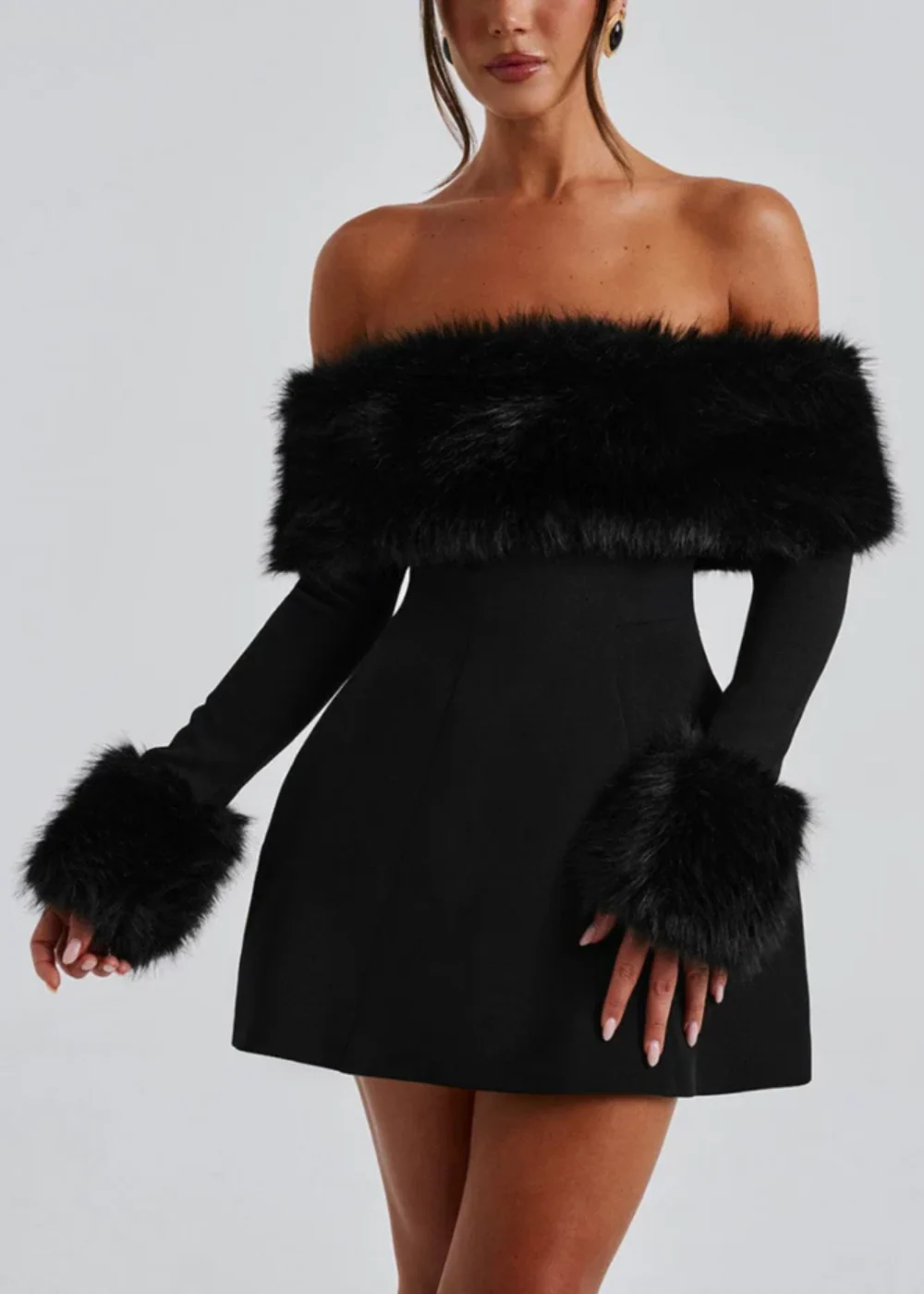 Selina | Off-Shoulder Minikleid mit Fellärmeln - Image 5