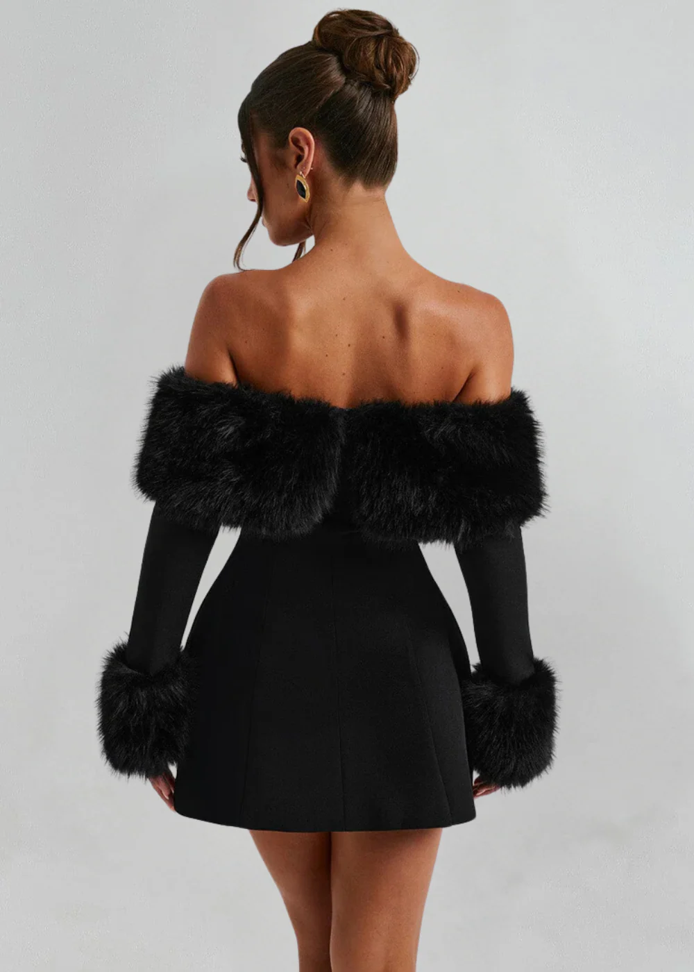 Selina | Off-Shoulder Minikleid mit Fellärmeln - Image 7