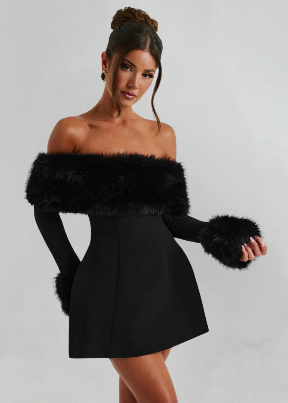 Selina | Off-Shoulder Minikleid mit Fellärmeln - Image 8