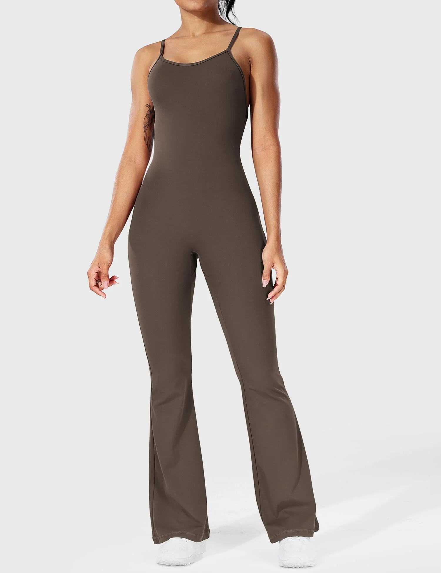 Serafina | Backless Flare Jumpsuit mit verstellbaren Trägern - Image 13