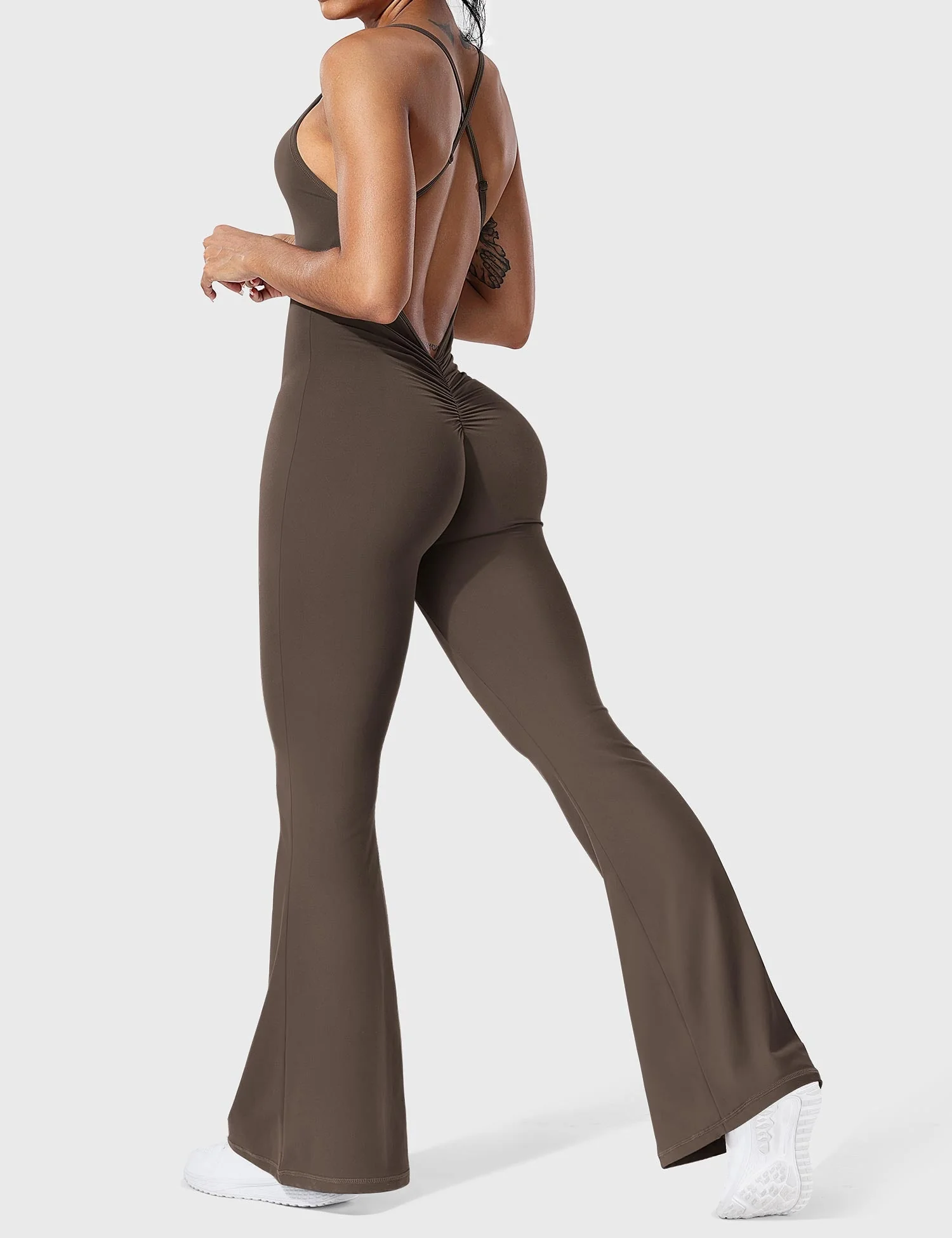 Serafina | Backless Flare Jumpsuit mit verstellbaren Trägern - Image 14