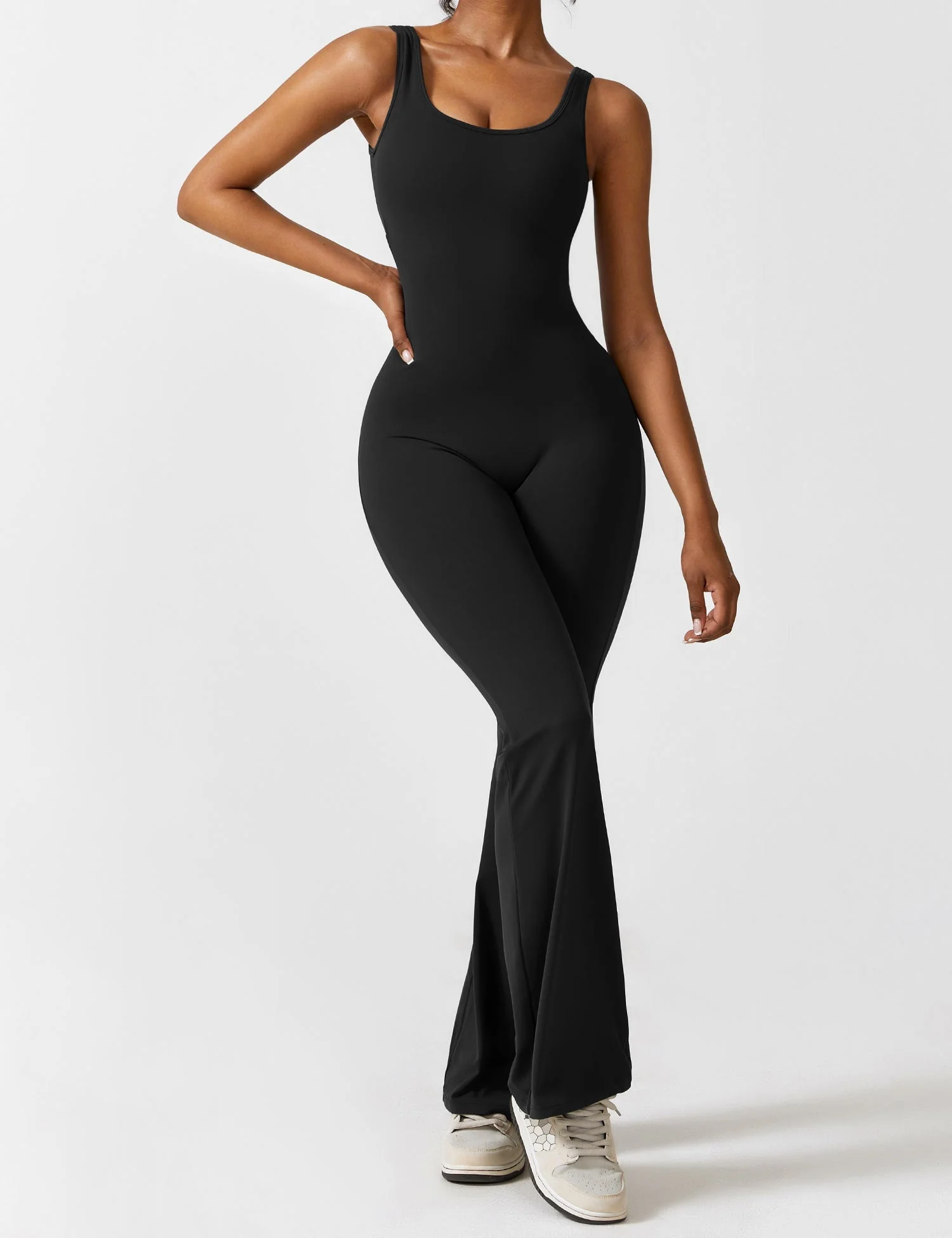 Sienna | Rückenfreier Flare-Jumpsuit - Image 11