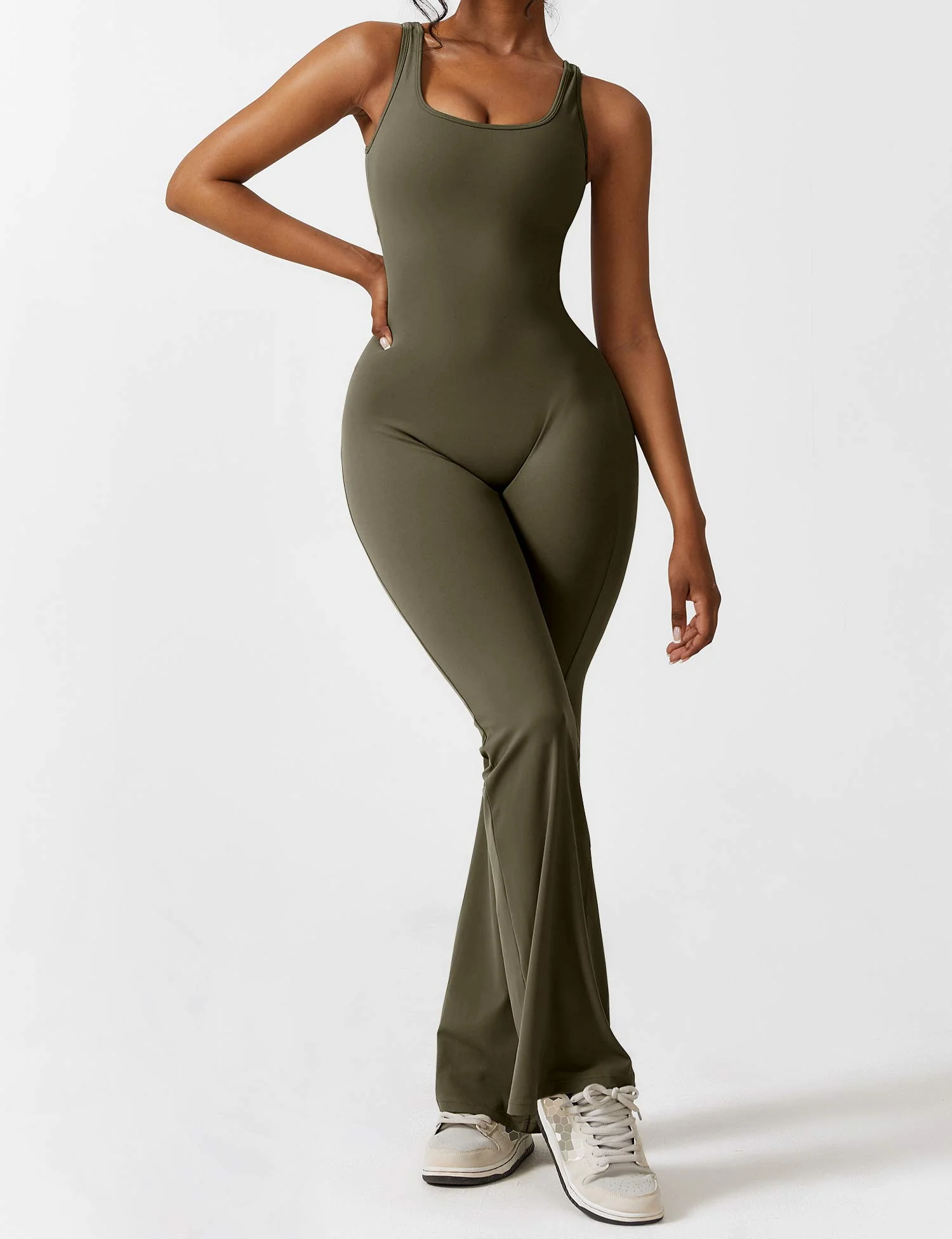 Sienna | Rückenfreier Flare-Jumpsuit - Image 26
