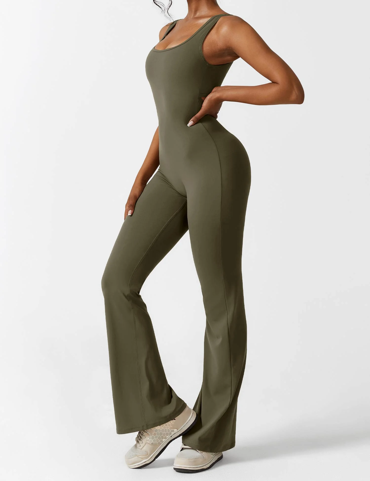 Sienna | Rückenfreier Flare-Jumpsuit - Image 28