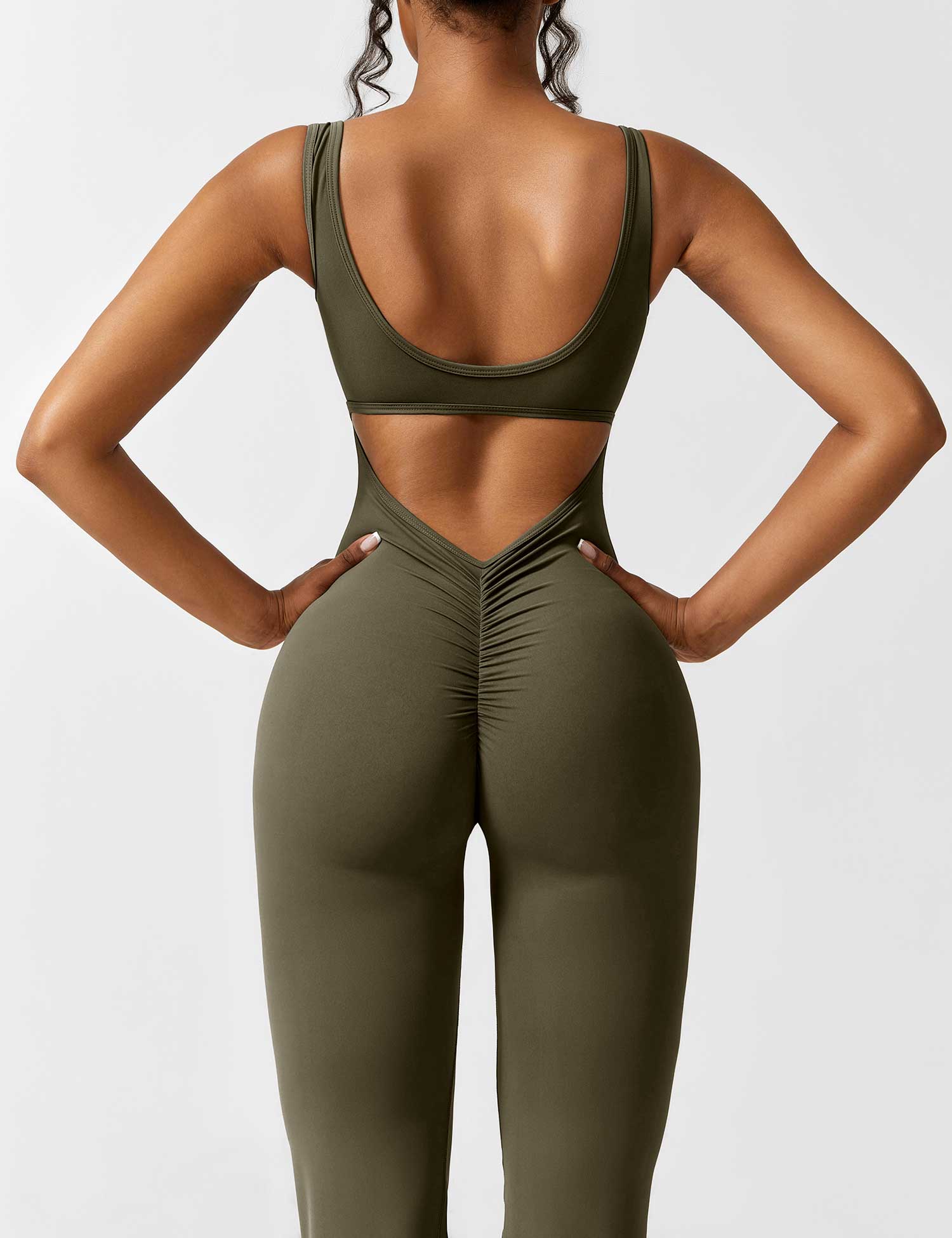 Sienna | Rückenfreier Flare-Jumpsuit - Image 29