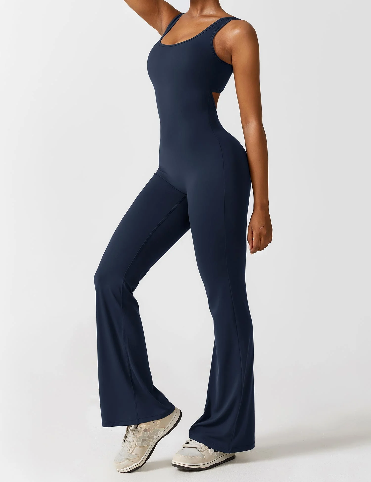Sienna | Rückenfreier Flare-Jumpsuit - Image 3