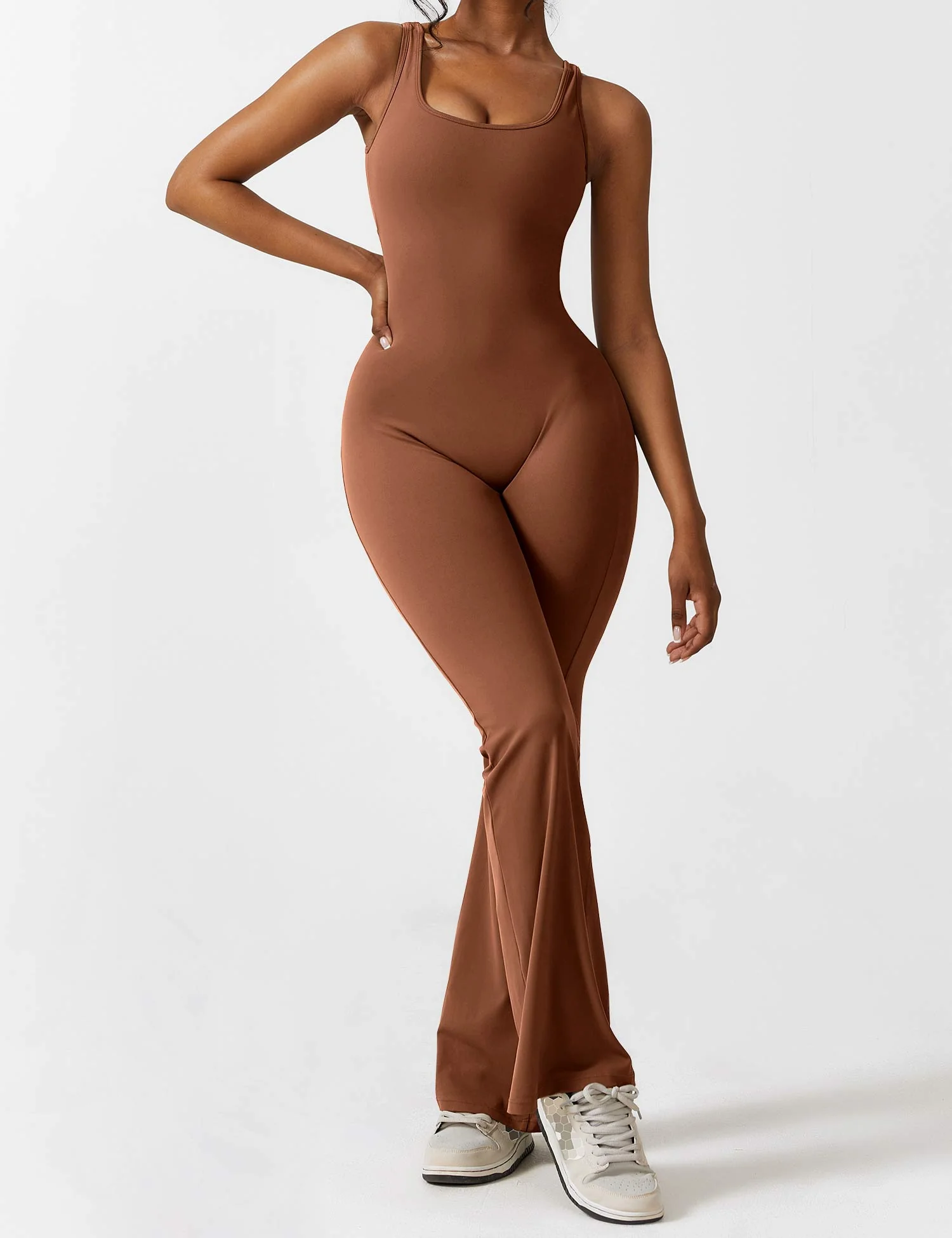 Sienna | Rückenfreier Flare-Jumpsuit - Image 32