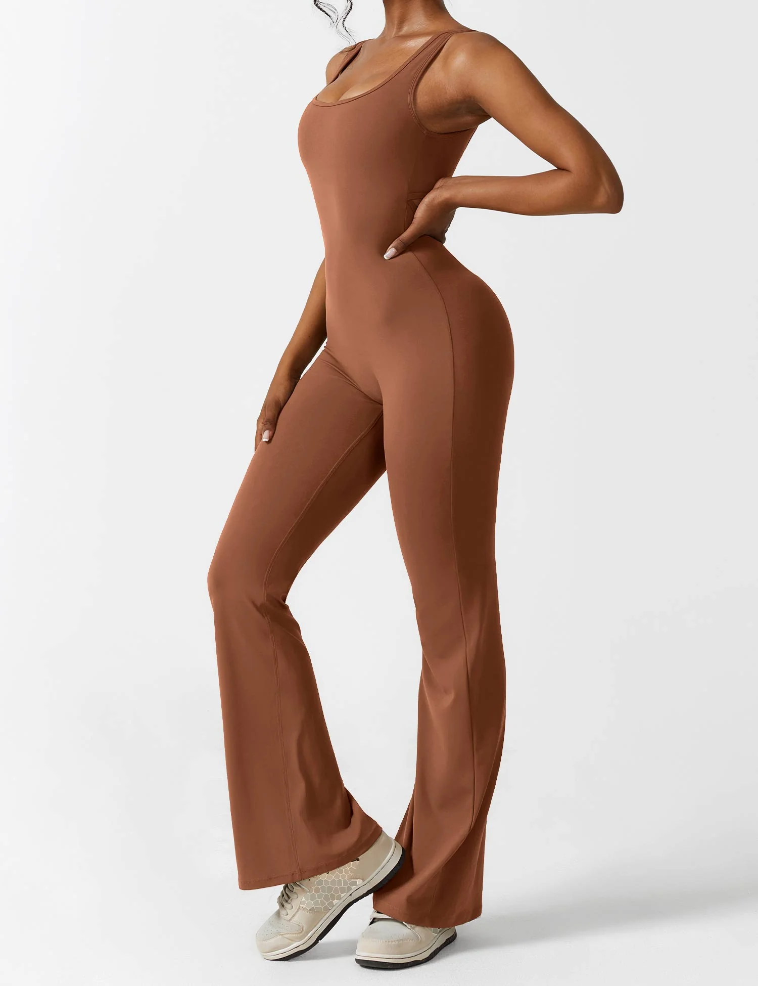 Sienna | Rückenfreier Flare-Jumpsuit - Image 33