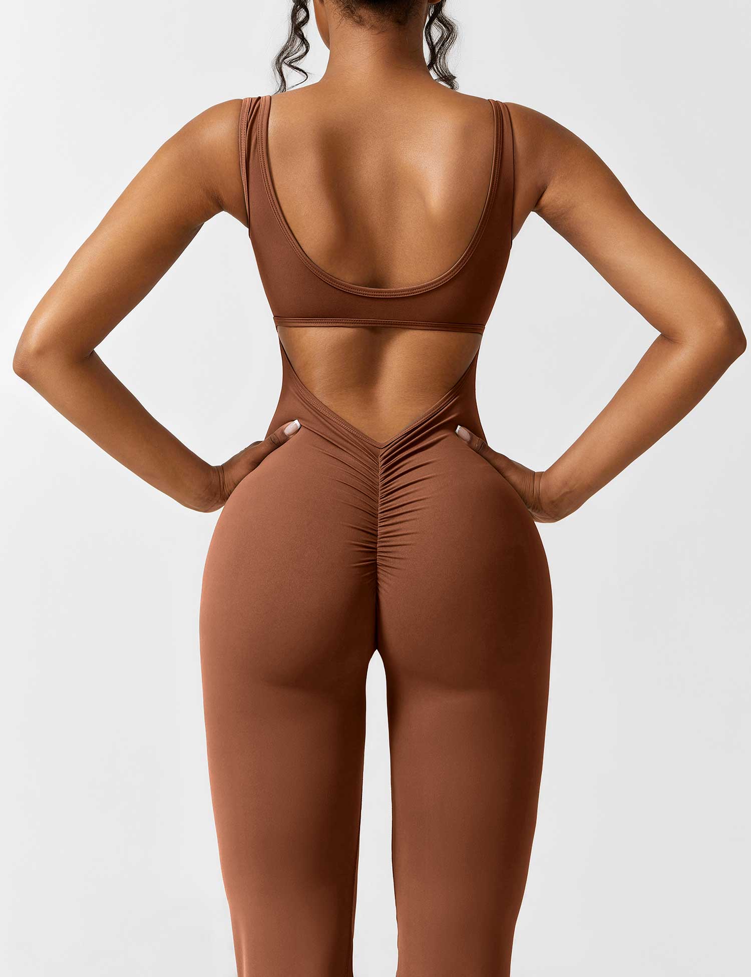 Sienna | Rückenfreier Flare-Jumpsuit - Image 34