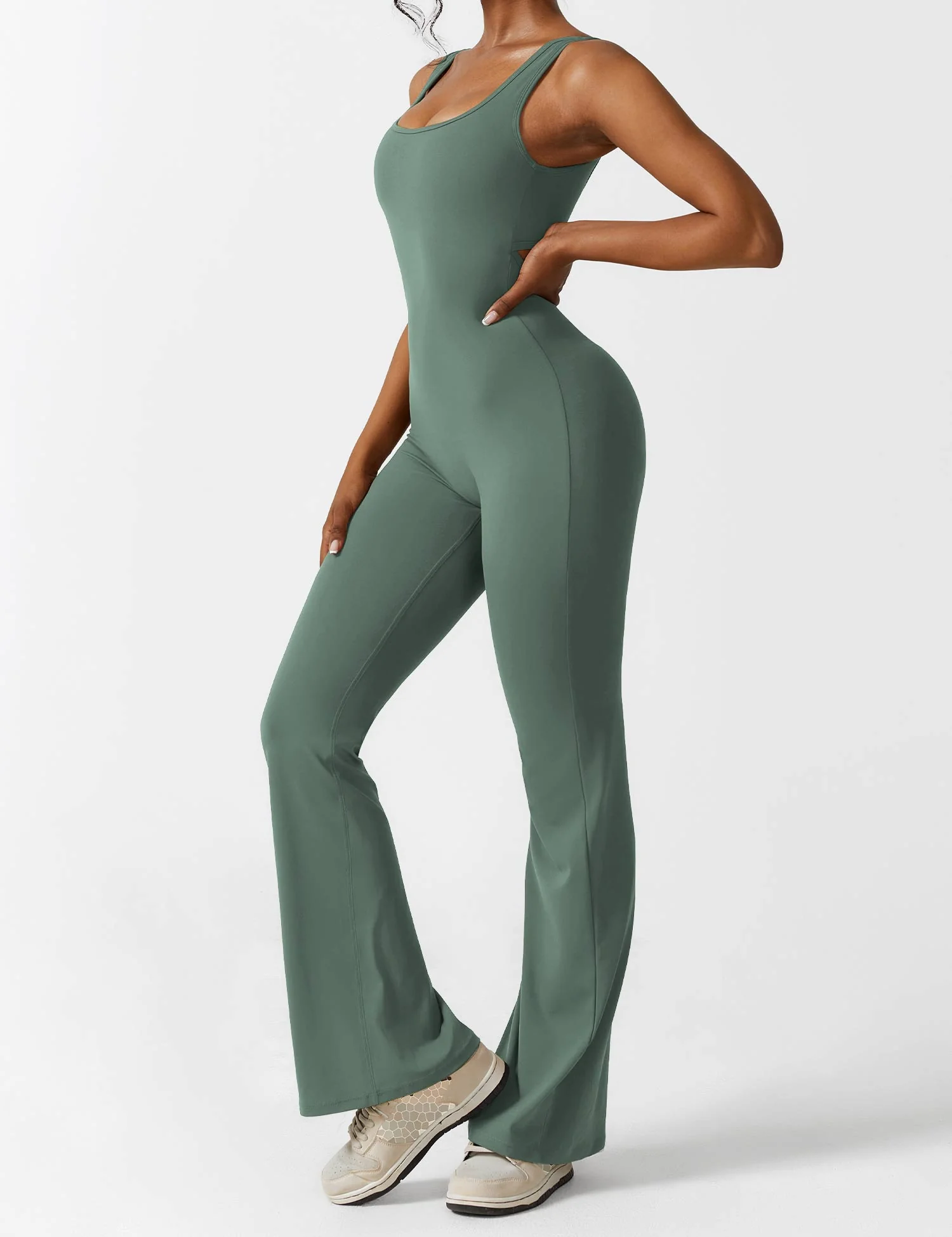 Sienna | Rückenfreier Flare-Jumpsuit - Image 38