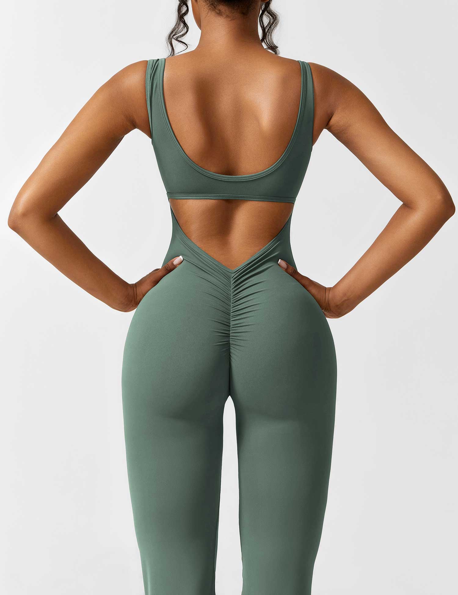 Sienna | Rückenfreier Flare-Jumpsuit - Image 39