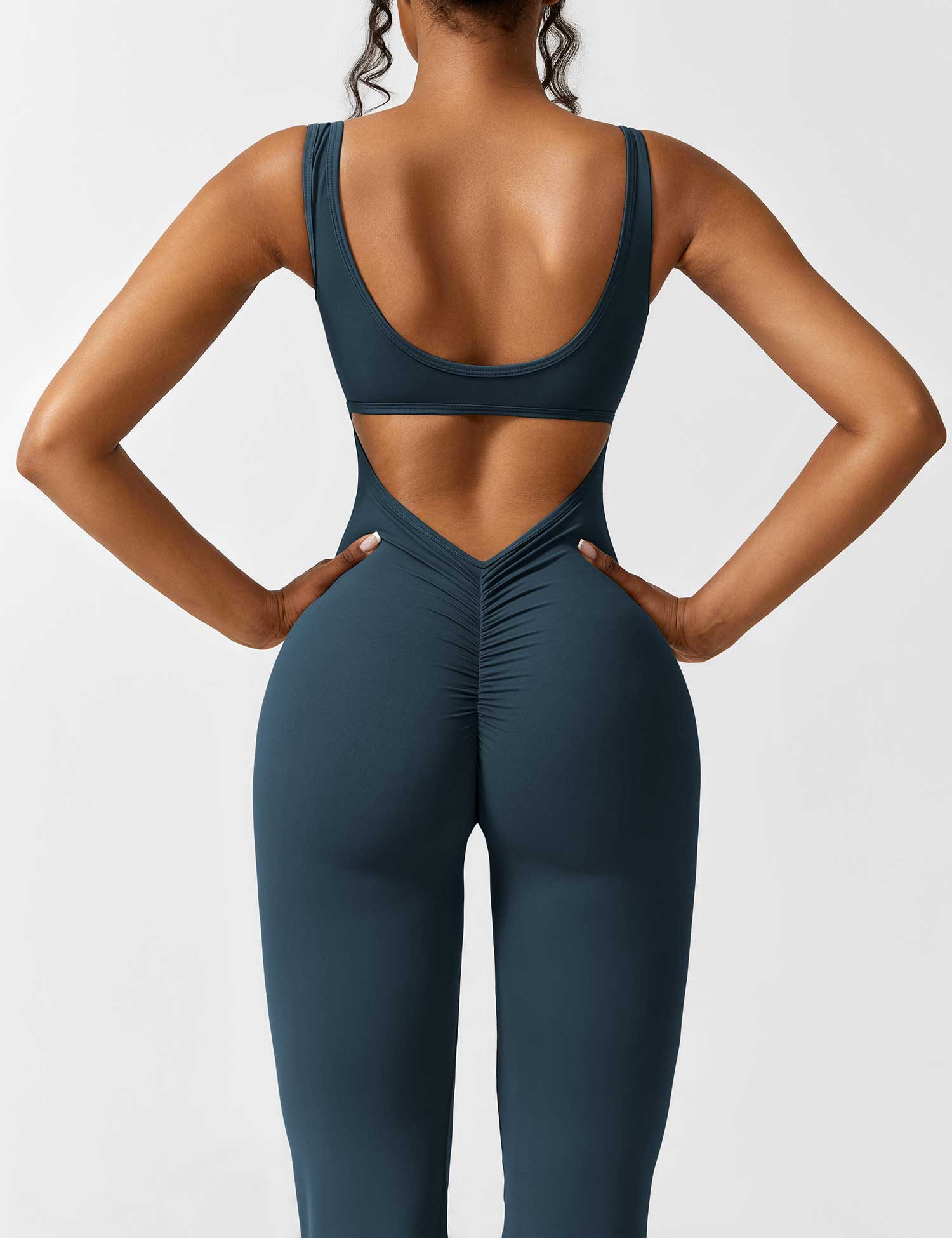 Sienna | Rückenfreier Flare-Jumpsuit - Image 44