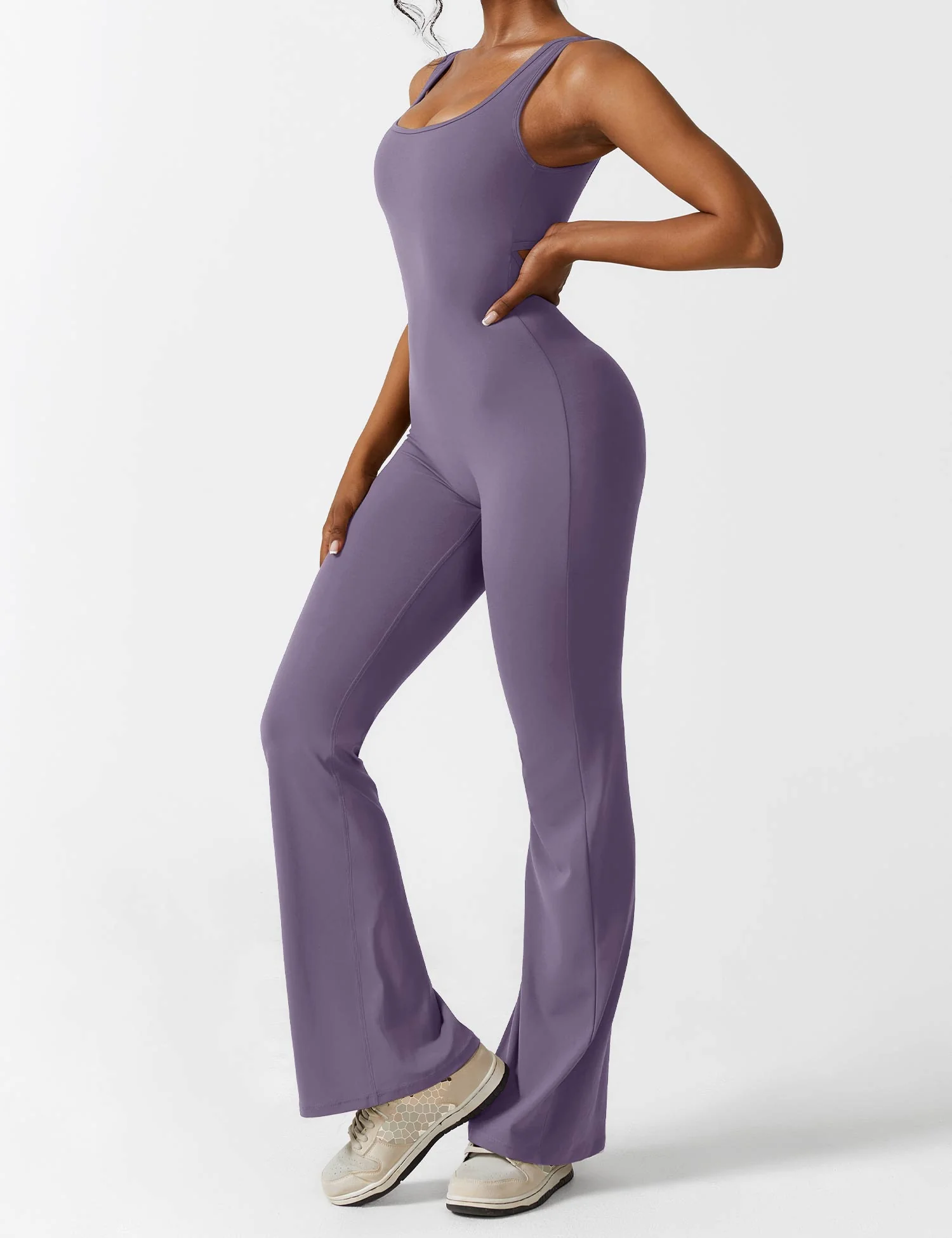 Sienna | Rückenfreier Flare-Jumpsuit - Image 59