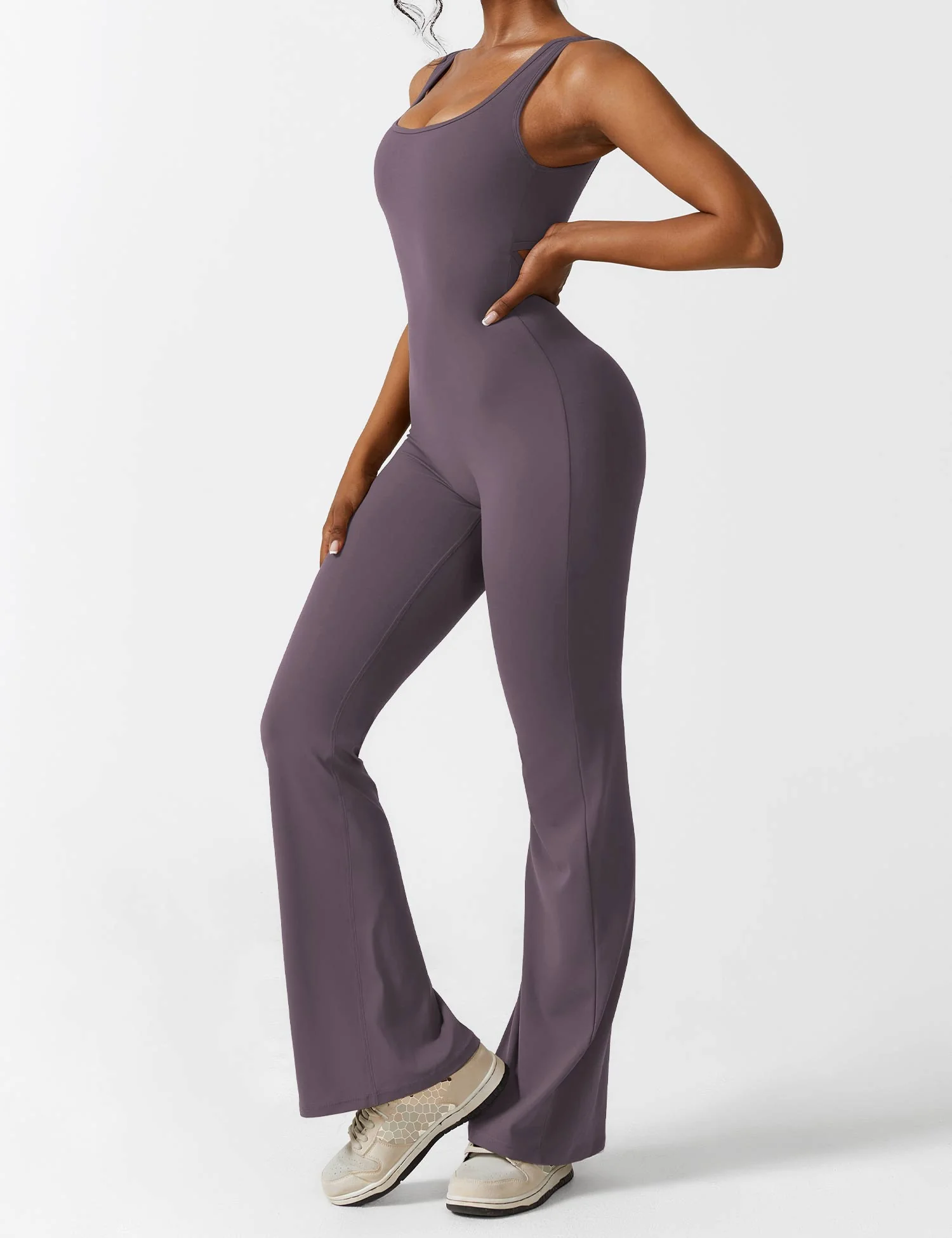 Sienna | Rückenfreier Flare-Jumpsuit - Image 68