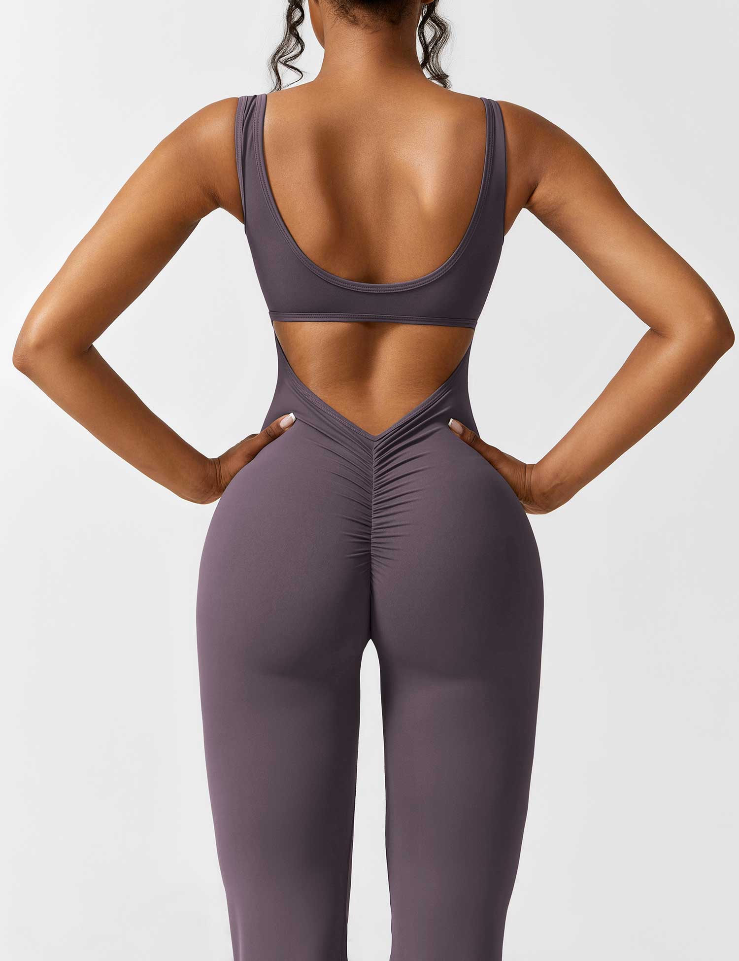 Sienna | Rückenfreier Flare-Jumpsuit - Image 69