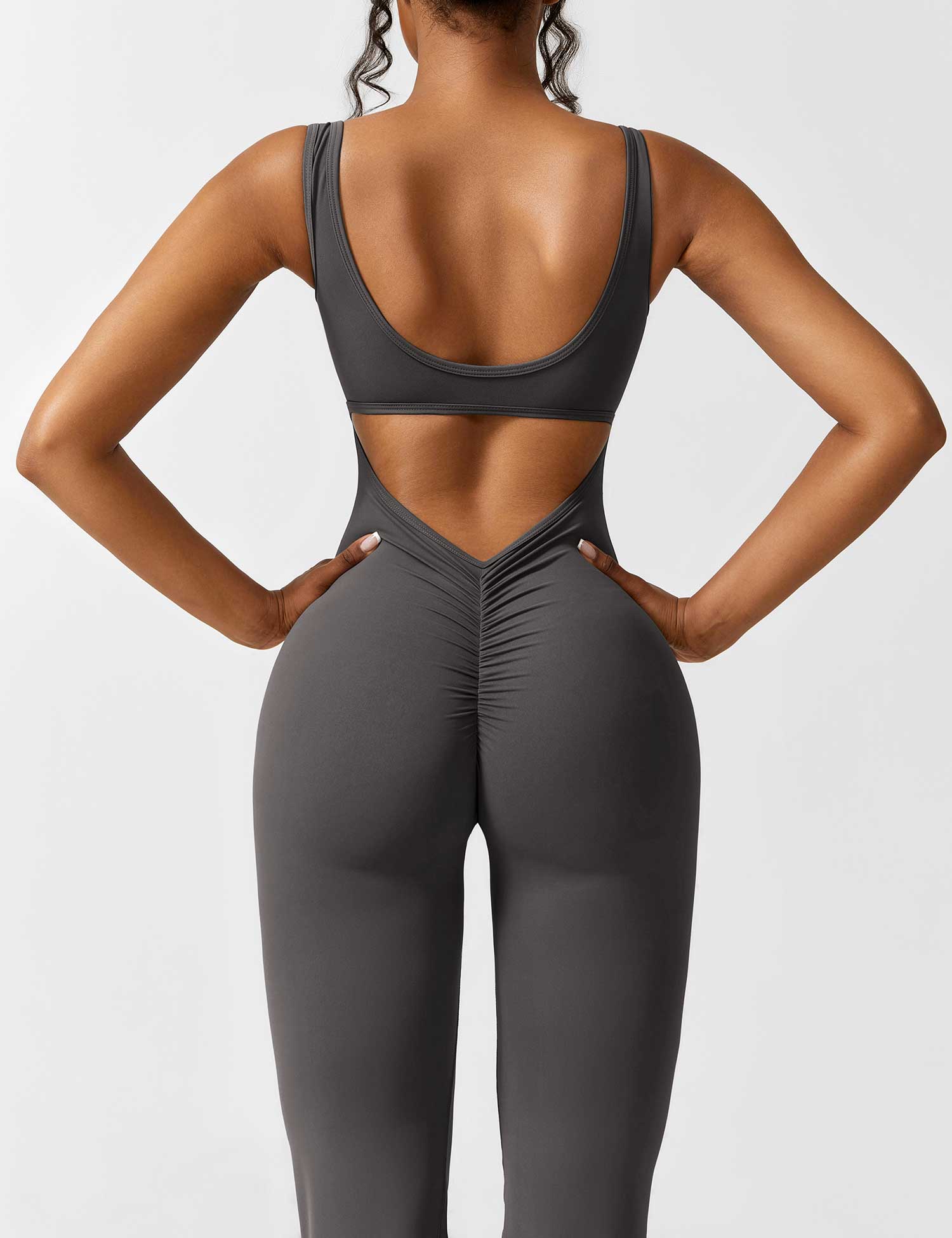 Sienna | Rückenfreier Flare-Jumpsuit - Image 79