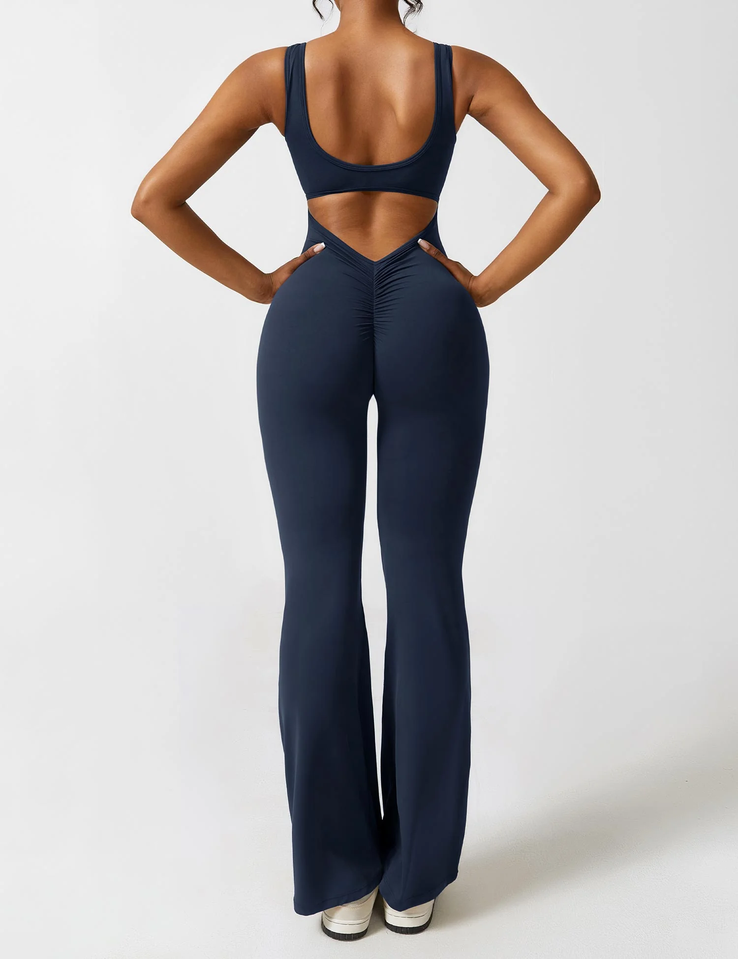 Sienna | Rückenfreier Flare-Jumpsuit - Image 81