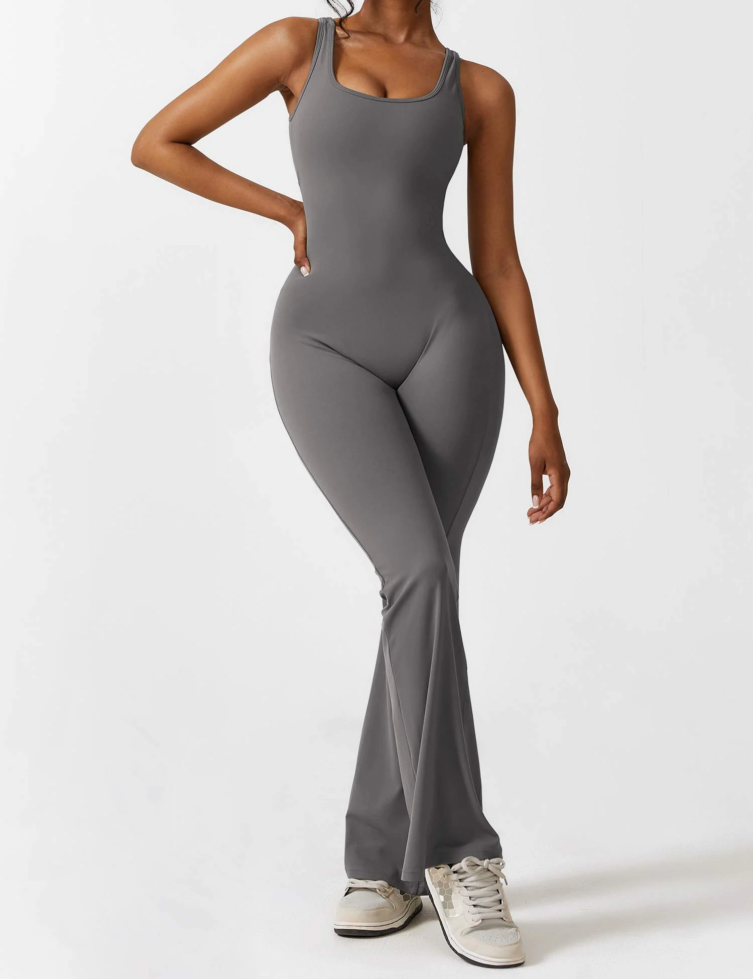 Sienna | Rückenfreier Flare-Jumpsuit - Image 84