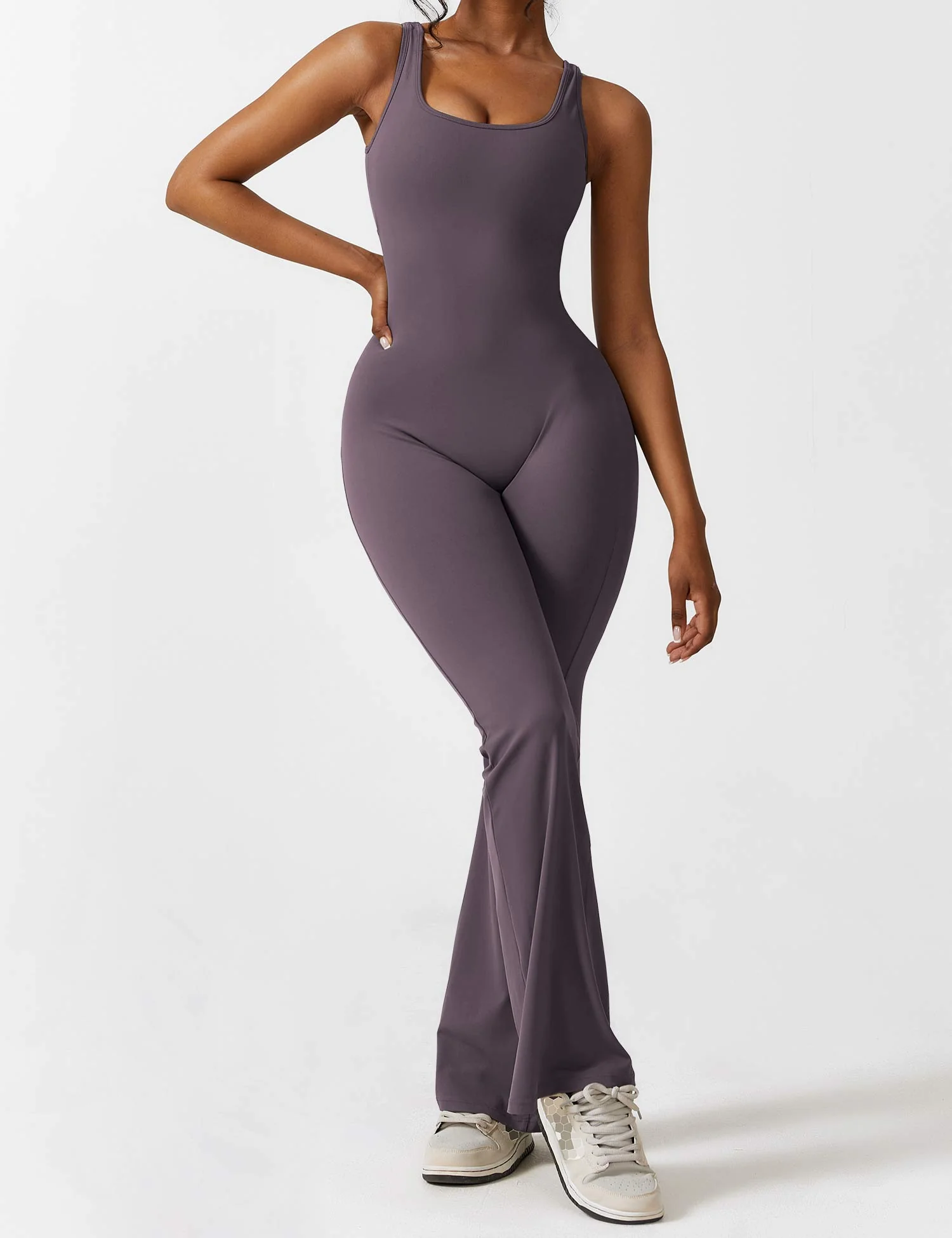 Sienna | Rückenfreier Flare-Jumpsuit - Image 92