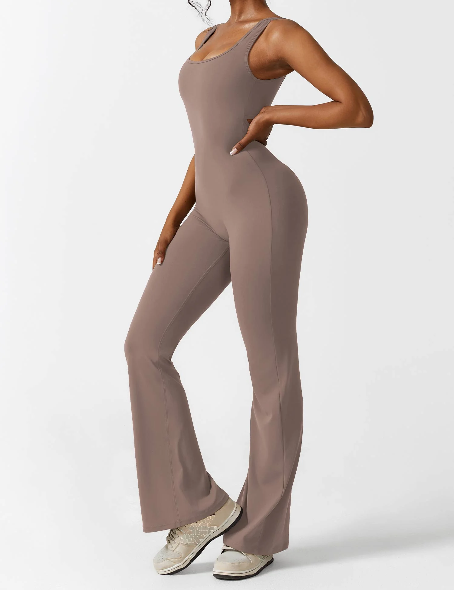 Sienna | Rückenfreier Flare-Jumpsuit - Image 95