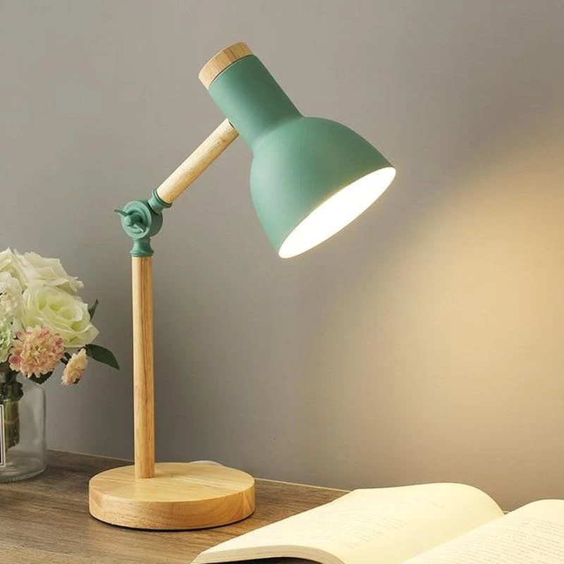 Skandinavische Tischlampe – Minimalistisches Design mit Holzdetails - Image 6