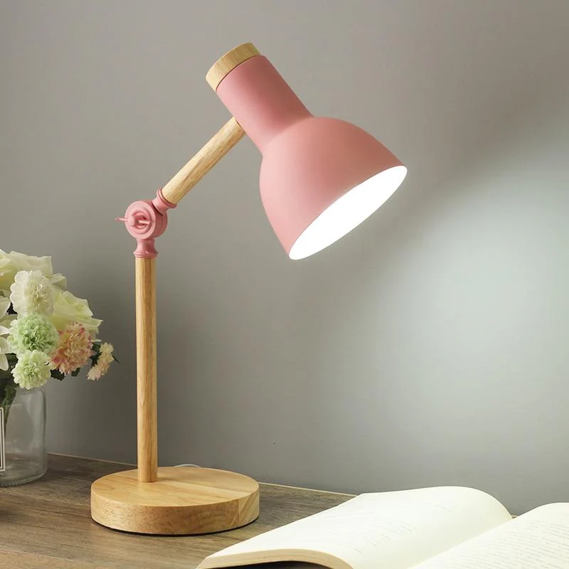 Skandinavische Tischlampe – Minimalistisches Design mit Holzdetails - Image 8
