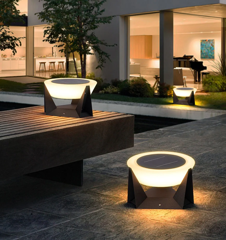 Solarbetriebene LED-Außenlampe mit geometrischem Design - Image 3