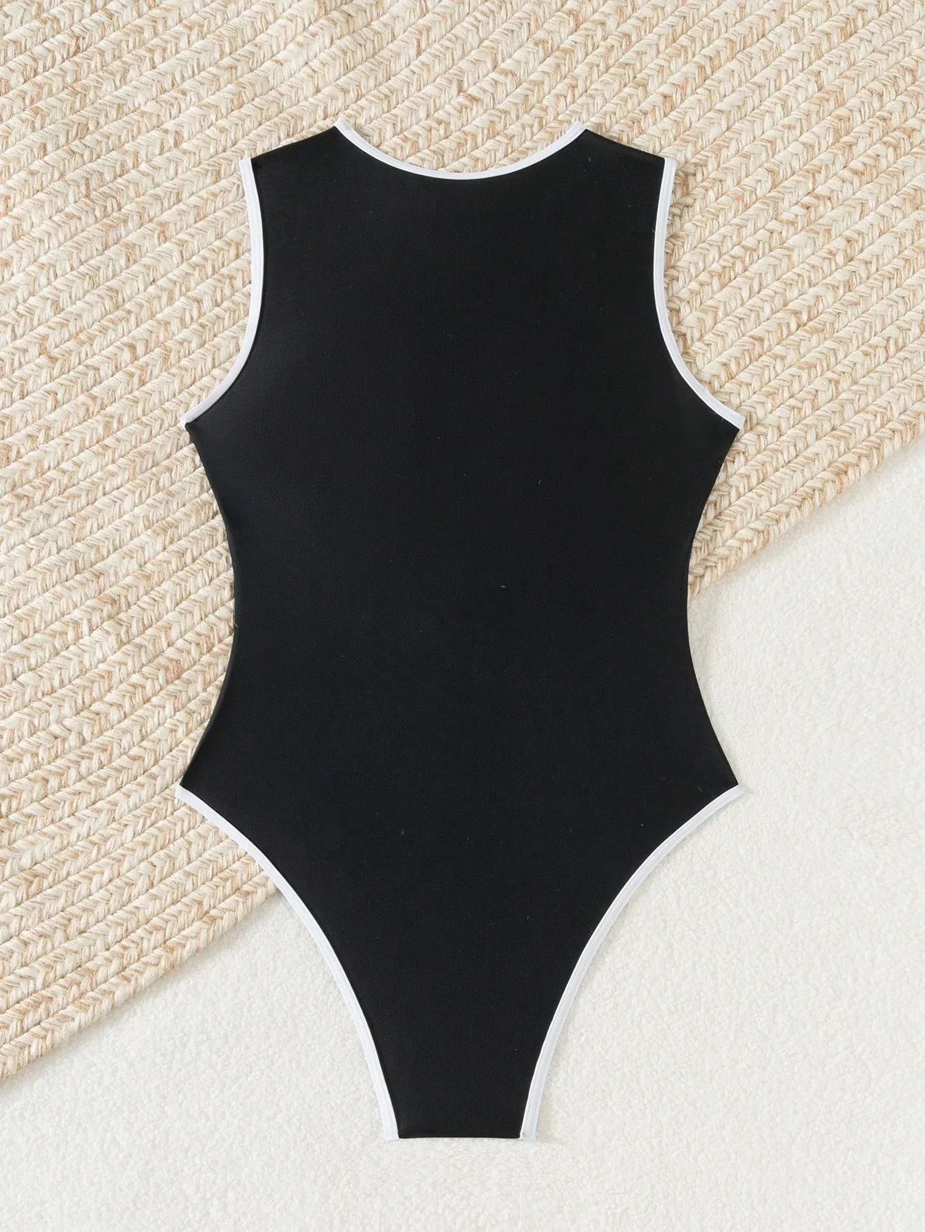 Sportlich-eleganter Badeanzug mit Reißverschluss – Für aktive & stilbewusste Frauen - Image 7