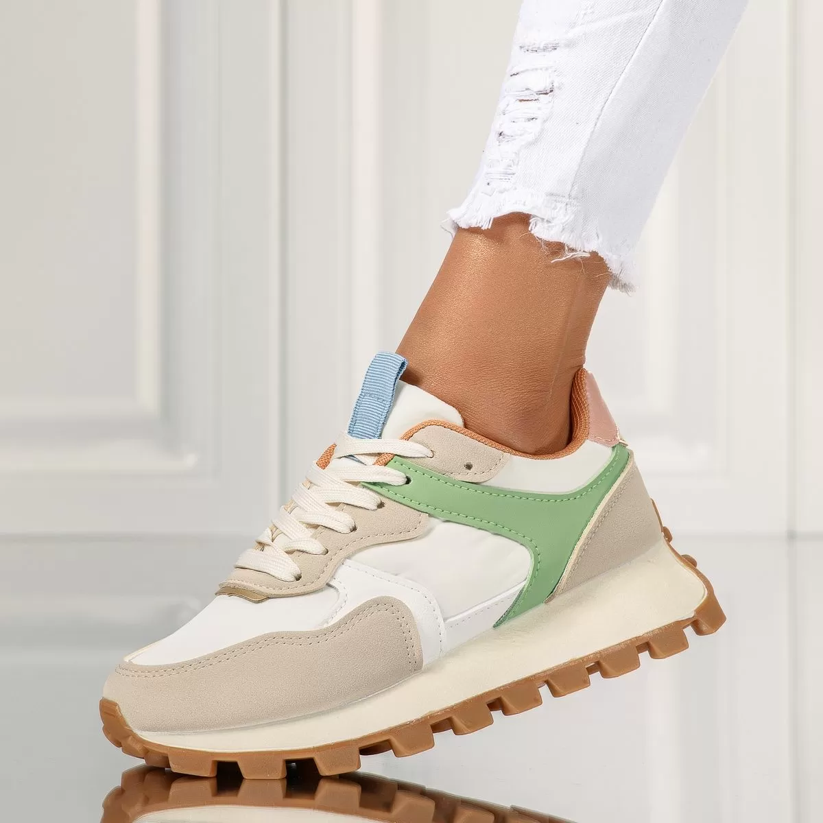 Sportliche Damen Sneaker - Image 3