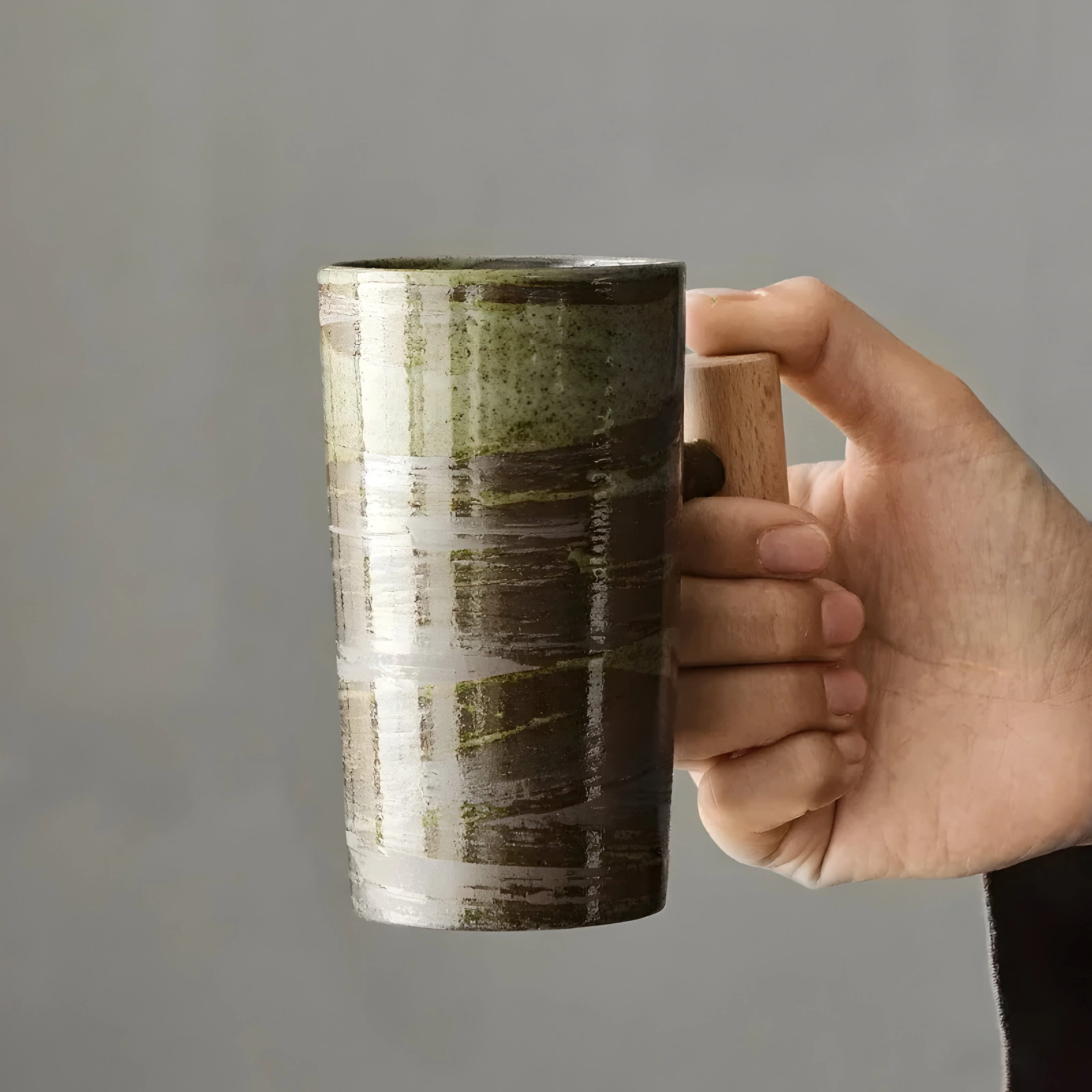 StillSip – Japanisch-inspirierter erdohfarbener Becher mit handgefertigtem Look - Image 5