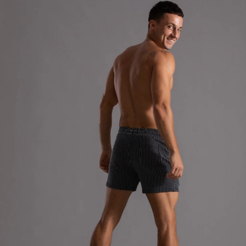 Stilvolle gestreifte Shorts für Herren - Image 8