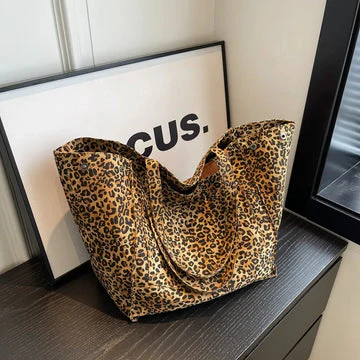 Stilvolle Schultertasche für Damen mit Leopardenmuster – Modisches Design - Image 2