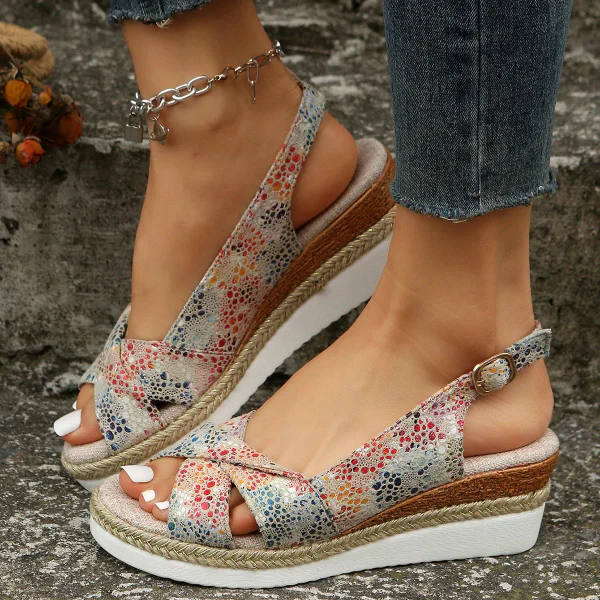 Strapazierfähige Wandersandalen für Frauen für den Sommer - Serenella - Image 2