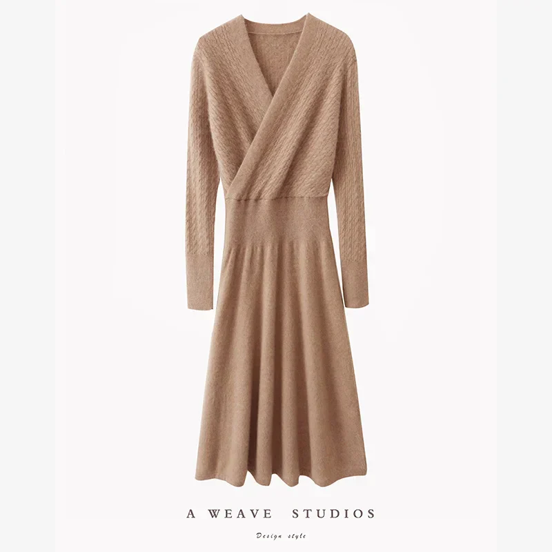 Strickkleid mit V-Ausschnitt für Damen - Image 2
